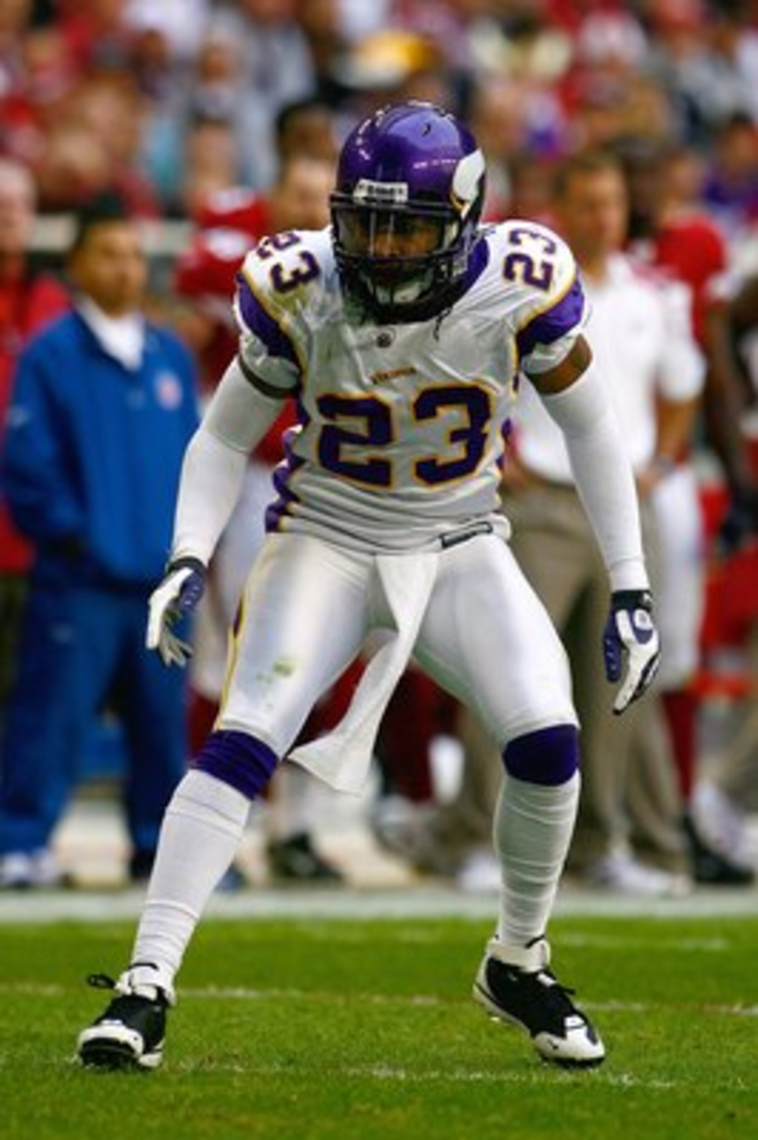 GLENDALE, AZ - DECEMBER 14:  Cedric Griffin #23 of the Minnesota Vikings lines up in position during their NFL game against the Arizona Cardinals at the University of Phoenix Stadium on December 14, 2008 in Glendale, Arizona. The Vikings defeated the Card