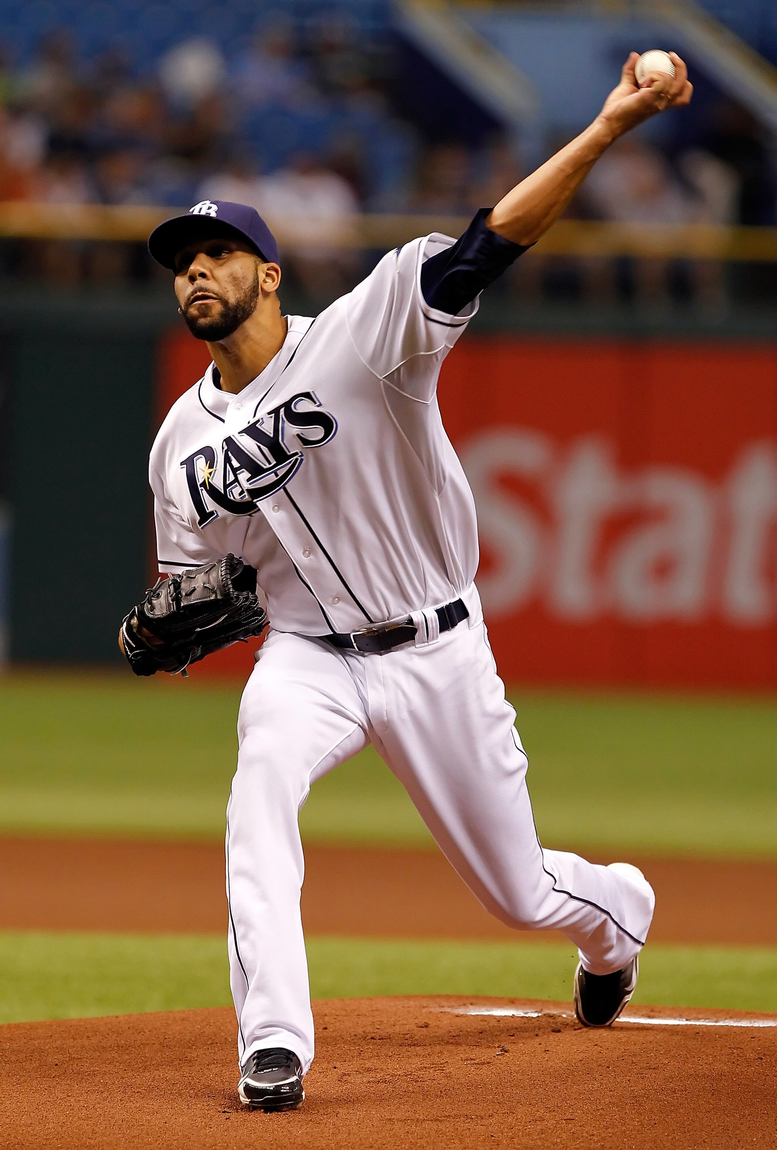 ST PETERSBURG, FL - APRIL 18:  :  Pitcher David Price #14 of the Tampa Bay Rays pitches against the Chicago White Sox during the game at Tropicana Field on April 18, 2011 in St. Petersburg, Florida.  (Photo by J. Meric/Getty Images)