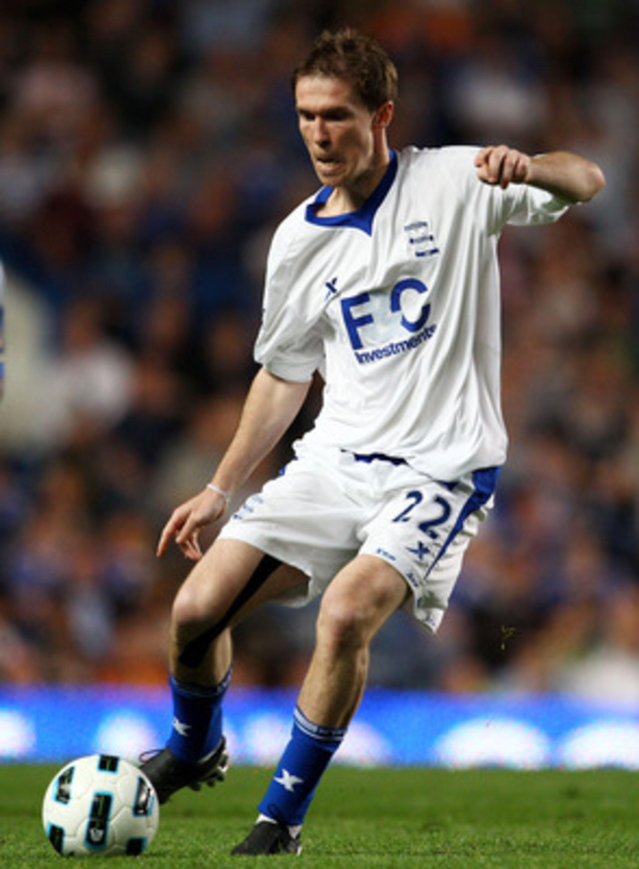 LONDON, ENGLAND - APRIL 20: Alexander Hleb of Birmingham City in action during the Barclays Premier League match between Chelsea and Birmingham City at Stamford Bridge on April 20, 2011 in London, England.  (Photo by Julian Finney/Getty Images)