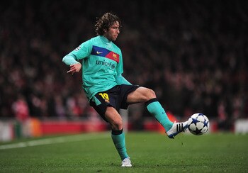 LONDON, ENGLAND - FEBRUARY 16: Maxwell of Barcelona in action during the UEFA Champions League round of 16 first leg match between Arsenal and Barcelona at the Emirates Stadium on February 16, 2011 in London, England.  (Photo by Shaun Botterill/Getty Imag