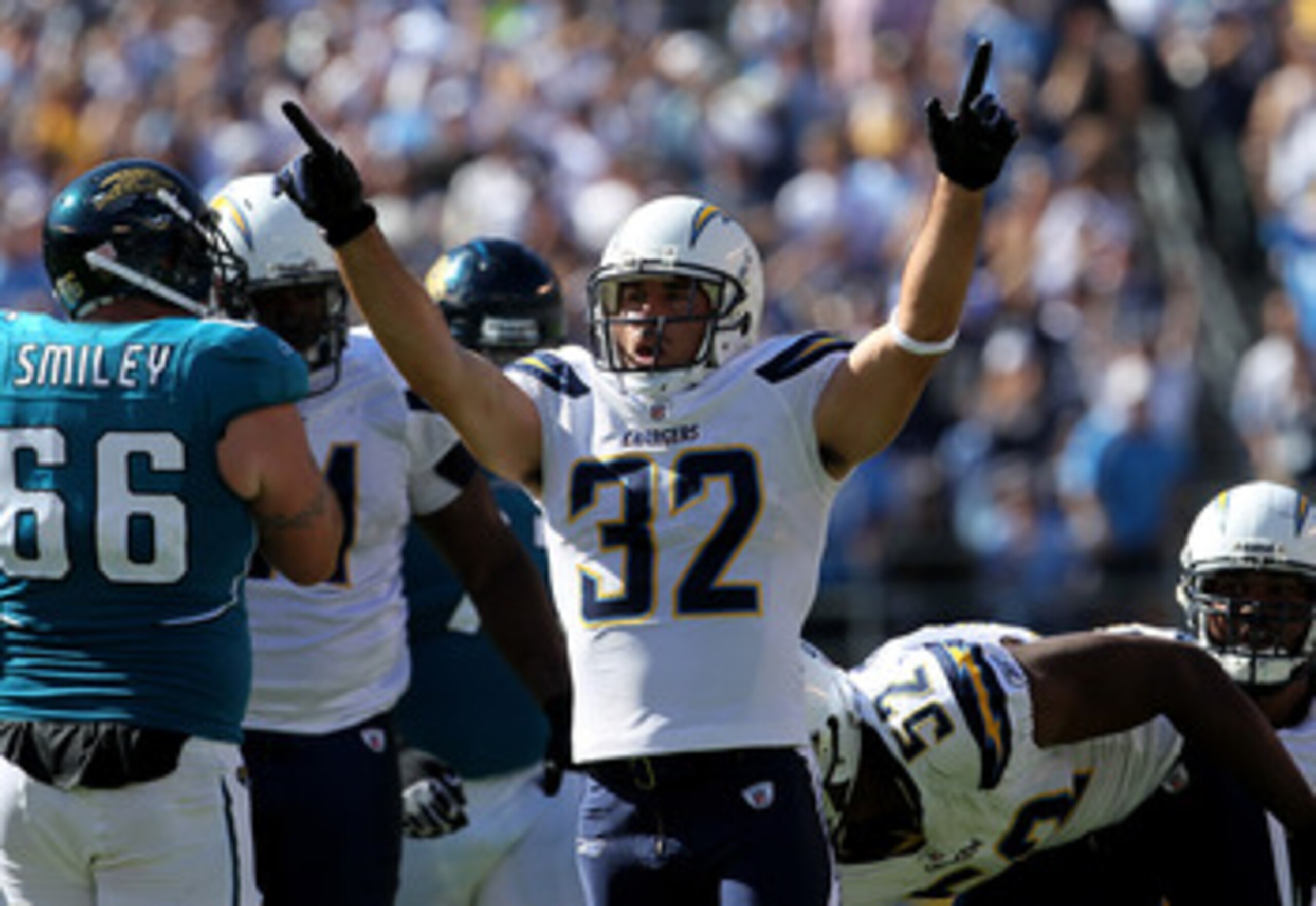 SAN DIEGO - SEPTEMBER 19: Safety Eric Weddle #32 of the San Diego Chargers celebrates a sack against the Jacksonville Jaguars at Qualcomm Stadium on September 19, 2010 in San Diego, California. The Chargers won 38-13. (Photo by Stephen Dunn/Getty Images SAN DIEGO - SEPTEMBER 19: Safety Eric Weddle #32 of the San Diego Chargers celebrates a sack against the Jacksonville Jaguars at Qualcomm Stadium on September 19, 2010 in San Diego, California. The Chargers won 38-13. (Photo by Stephen Dunn/Getty Images