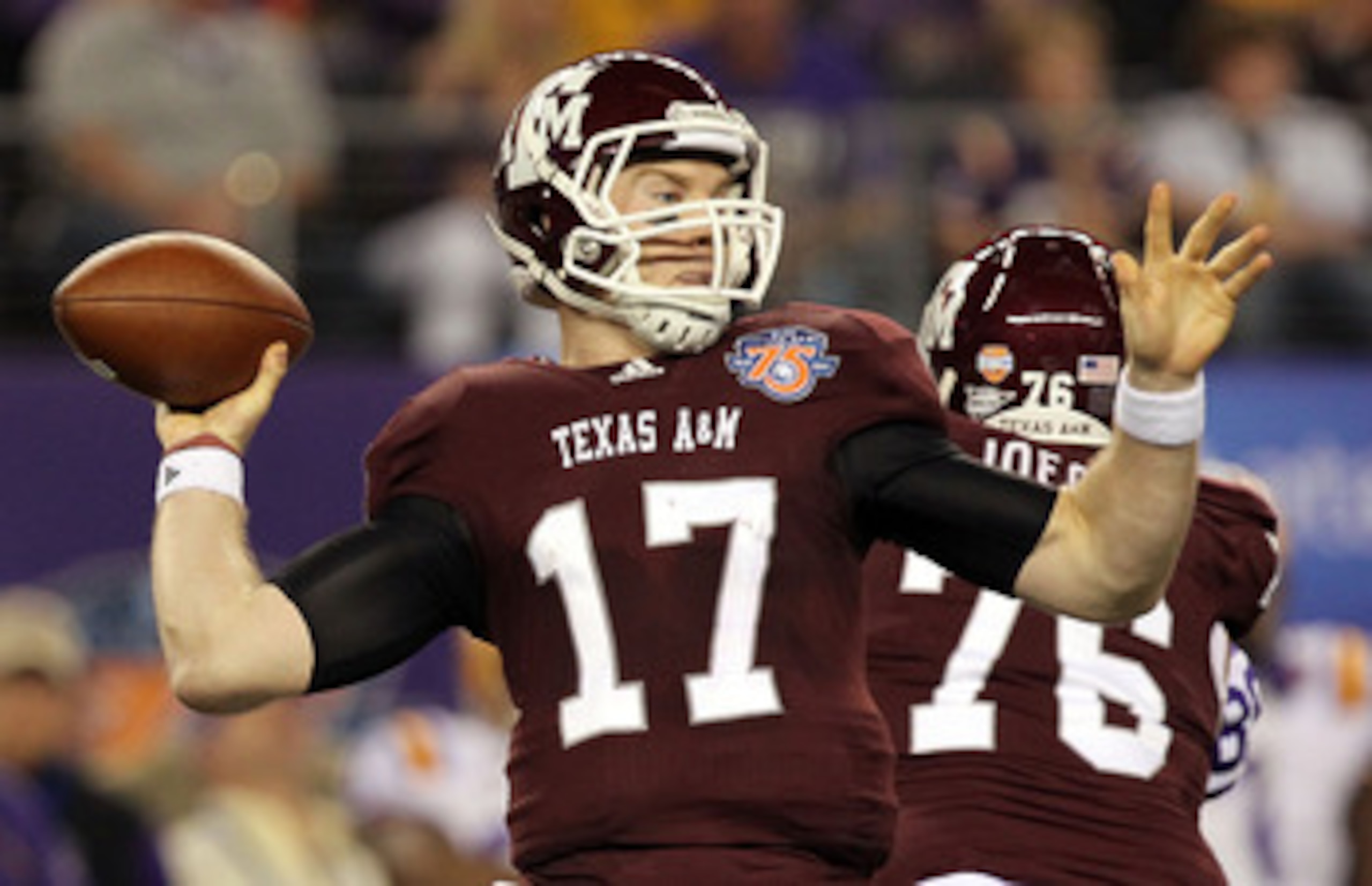 ARLINGTON, TX - JANUARY 07:  Quarterback Ryan Tannehill #17 of the Texas A&M Aggies throws against the LSU Tigers during the AT&T Cotton Bowl at Cowboys Stadium on January 7, 2011 in Arlington, Texas.  (Photo by Ronald Martinez/Getty Images)
