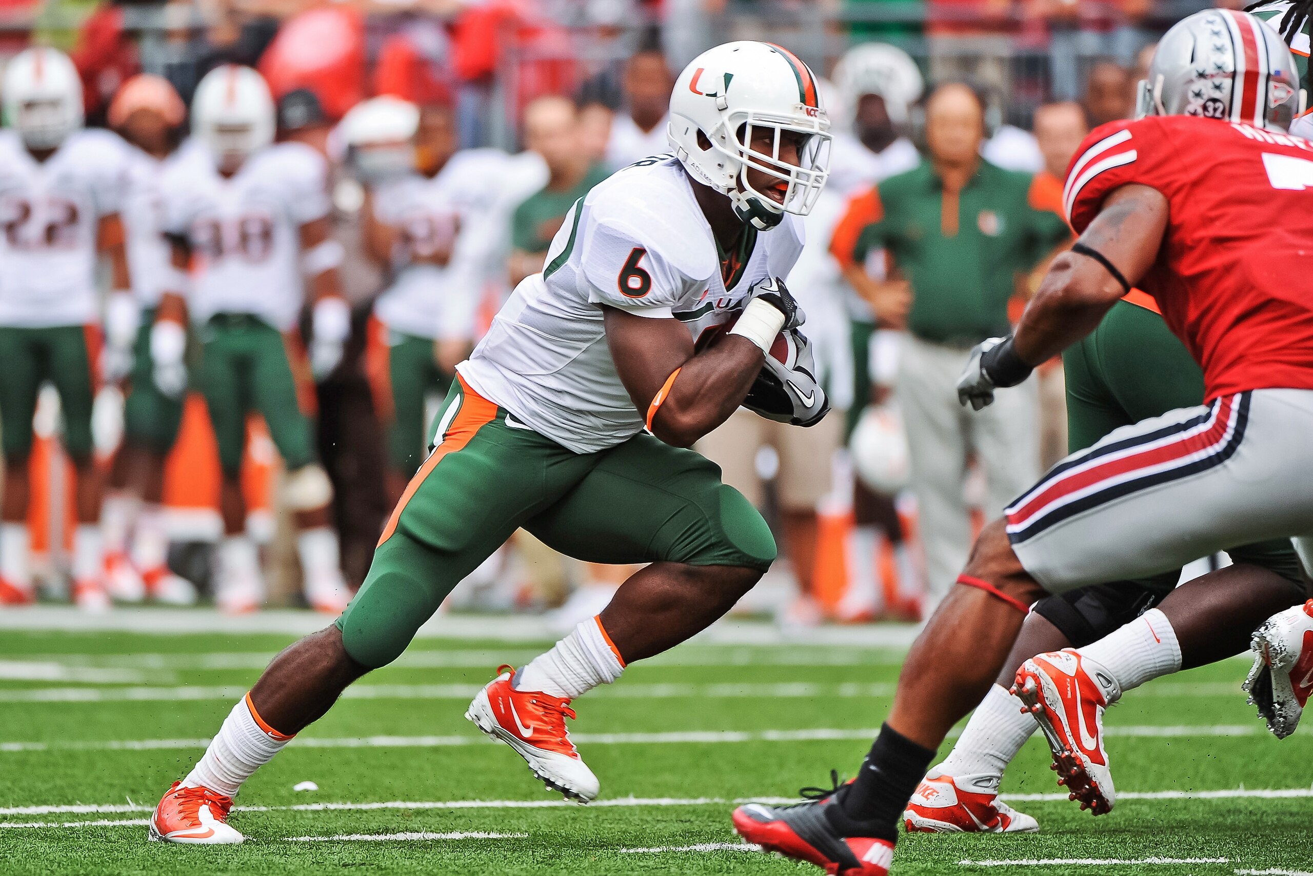 COLUMBUS, OH - SEPTEMBER 11:  Lamar Miller #6 of the Miami Hurricanes runs with the ball against the Ohio State Buckeyes at Ohio Stadium on September 11, 2010 in Columbus, Ohio.  (Photo by Jamie Sabau/Getty Images)