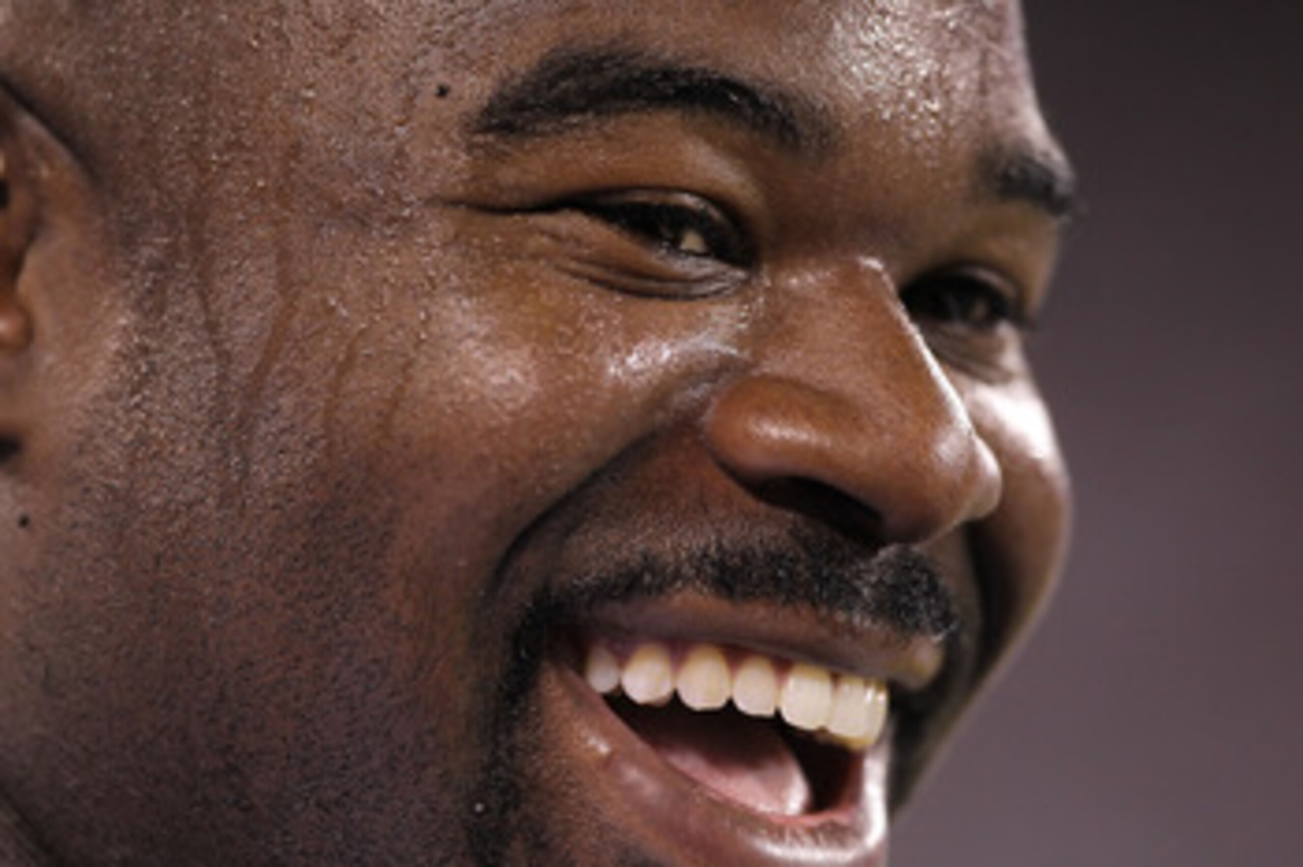 EAST RUTHERFORD, NJ - AUGUST 27:  Albert Haynesworth #92 of the Washington Redskins looks on against the New York Jets during their preseason game on August 27, 2010 at the New Meadowlands Stadium  in East Rutherford, New Jersey.  (Photo by Al Bello/Getty