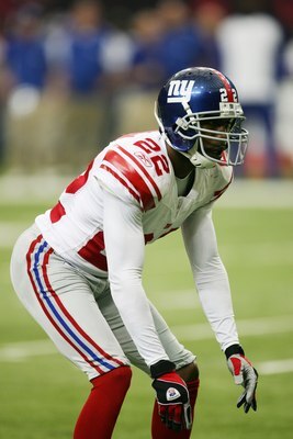 ATLANTA -  OCTOBER 15:  Cornerback Sam Madison #22 of the New York Giants lines up for a play against the Atlanta Falcons at the Georgia Dome on October 15, 2006 in Atlanta, Georgia. The Giants defeated the Falcons 27-14. (Photo by Scott Halleran/Getty Im