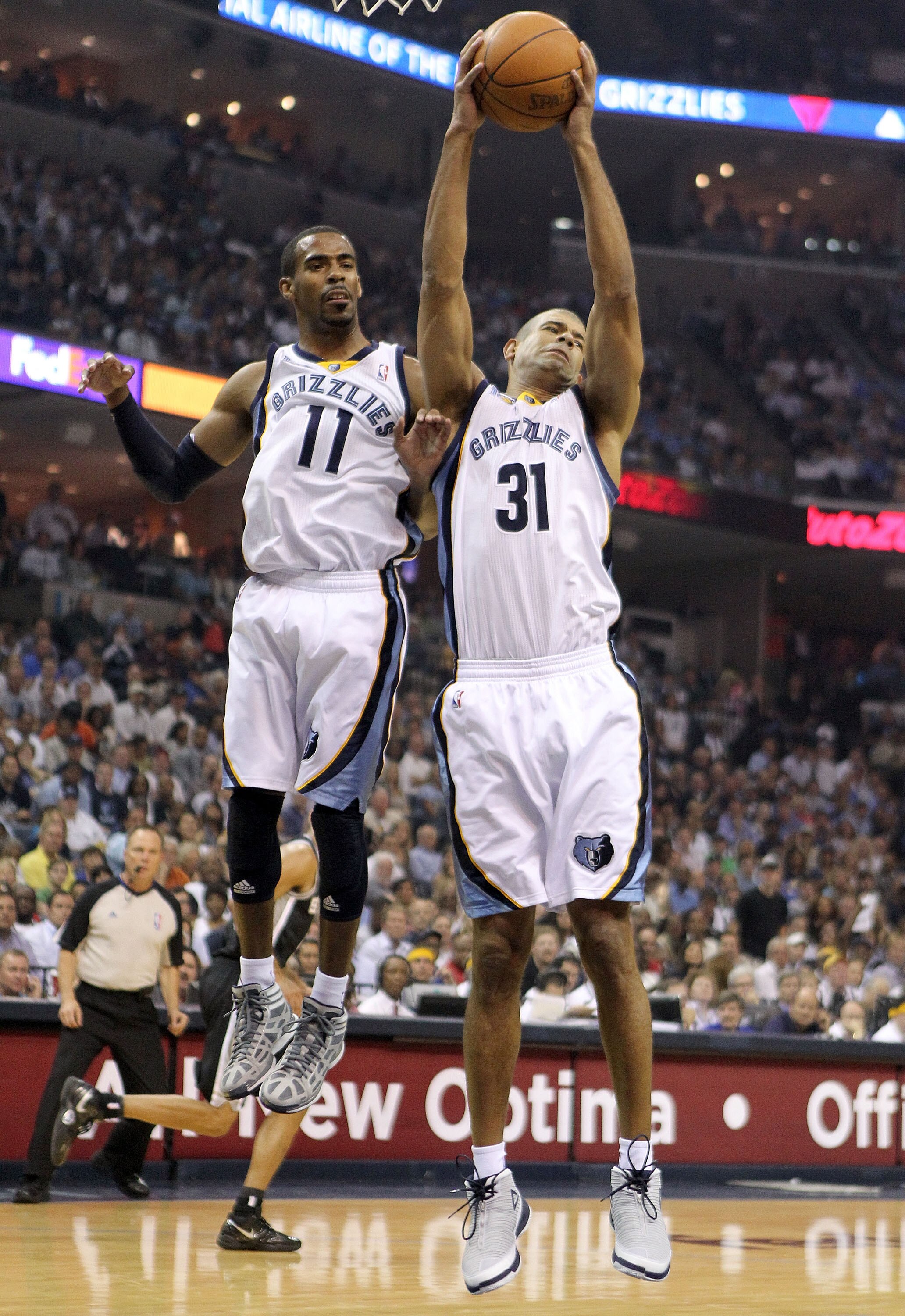 MEMPHIS, TN - APRIL 25:  Shane Battier #31 of the   Memphis Grizzlies grabs a rebound during the game against the San Antonio Spurs in Game Four of the Western Conference Quarterfinals in the 2011 NBA Playoffs at FedExForum on April 25, 2011 in Memphis, T