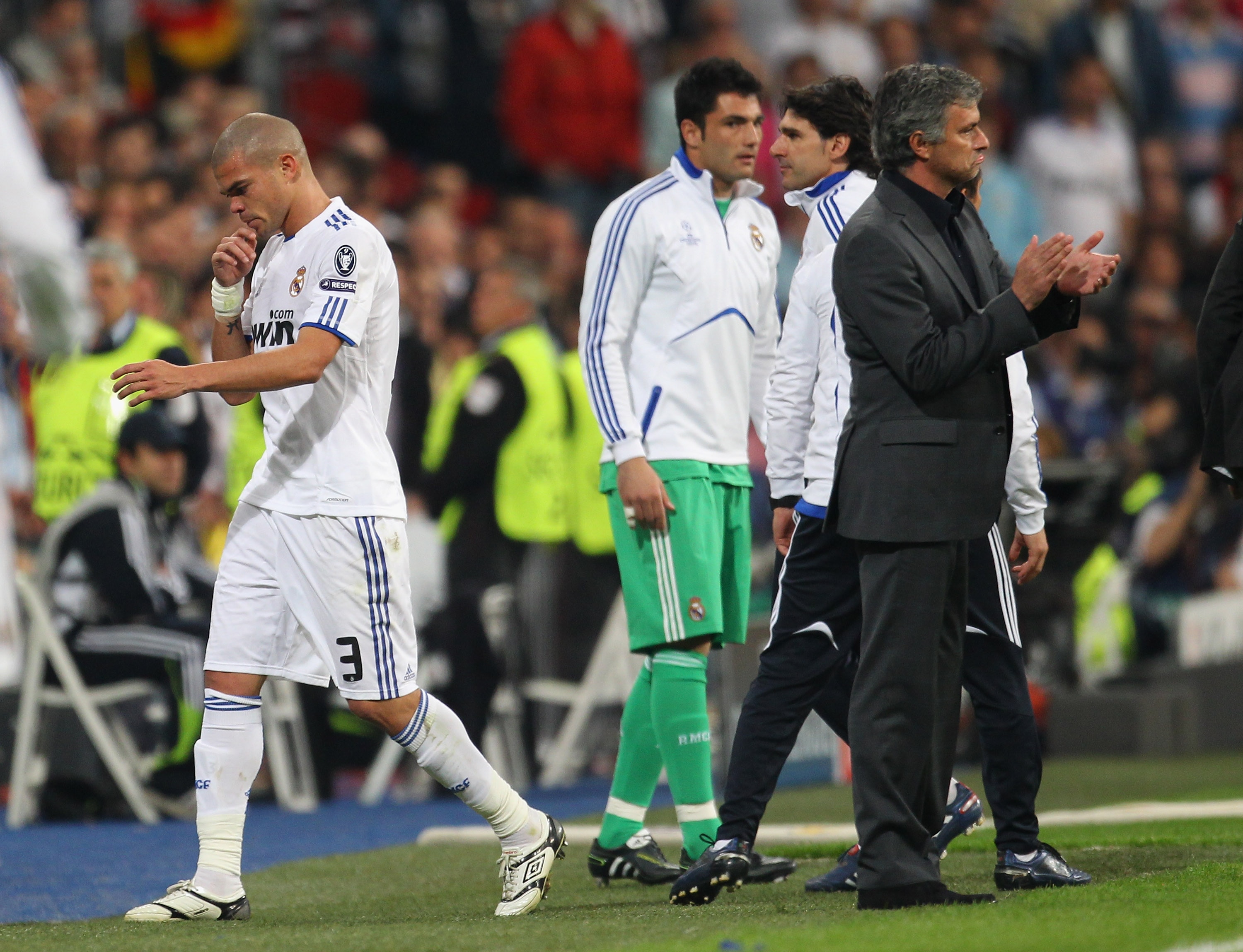 Busquets confirms Kessie will join Barcelona and reveals Xavi transfer  background, image size:3000x2298