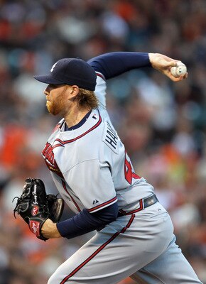 SAN FRANCISCO, CA - APRIL 22:  Tommy Hanson #48 of the Atlanta Braves pitches against the San Francisco Giants at AT&T Park on April 22, 2011 in San Francisco, California.  (Photo by Ezra Shaw/Getty Images)