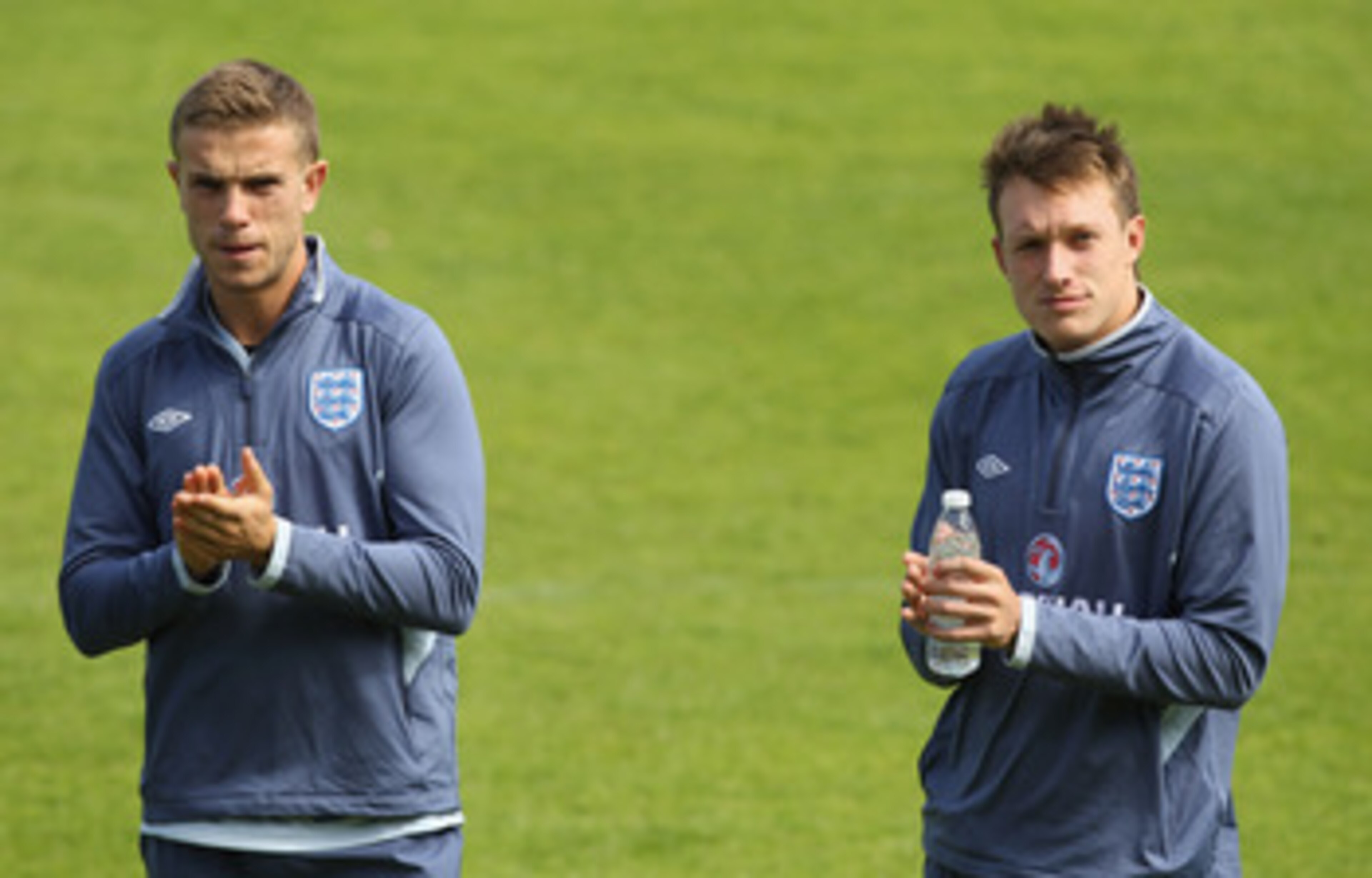 FREDERICIA, DENMARK - JUNE 09: Jordan Henderson (L) and Phil Jones (R) during the England under 21's training session at Monjasa Park stadium on June 9, 2011 in Fredericia, Denmark. (Photo by Ian Walton/Getty Images) FREDERICIA, DENMARK - JUNE 09: Jordan Henderson (L) and Phil Jones (R) during the England under 21's training session at Monjasa Park stadium on June 9, 2011 in Fredericia, Denmark. (Photo by Ian Walton/Getty Images)