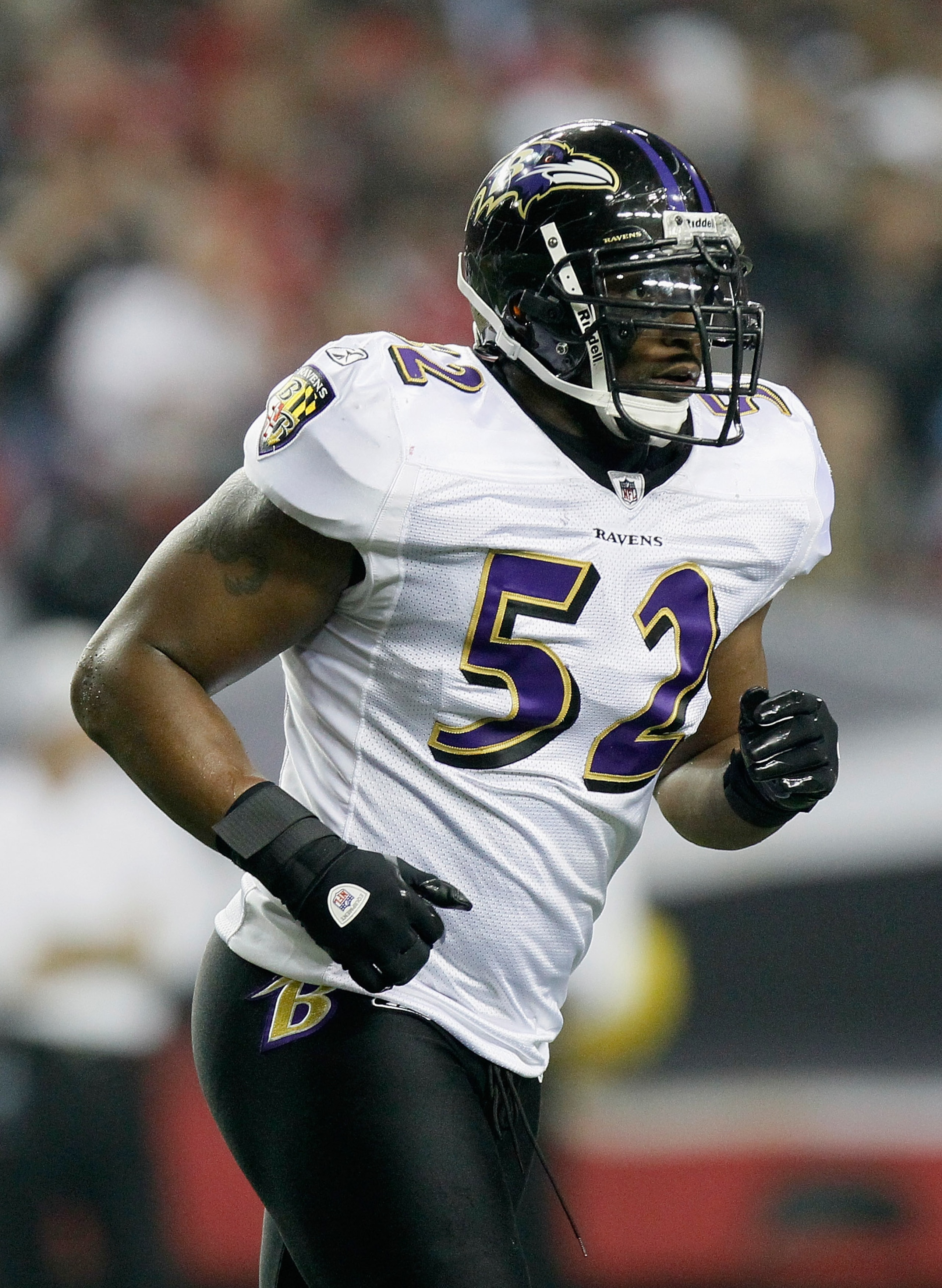 ATLANTA - NOVEMBER 11: Ray Lewis #52 of the Baltimore Ravens against the Atlanta Falcons at Georgia Dome on November 11, 2010 in Atlanta, Georgia. (Photo by Kevin C. Cox/Getty Images) ATLANTA - NOVEMBER 11: Ray Lewis #52 of the Baltimore Ravens against the Atlanta Falcons at Georgia Dome on November 11, 2010 in Atlanta, Georgia. (Photo by Kevin C. Cox/Getty Images)