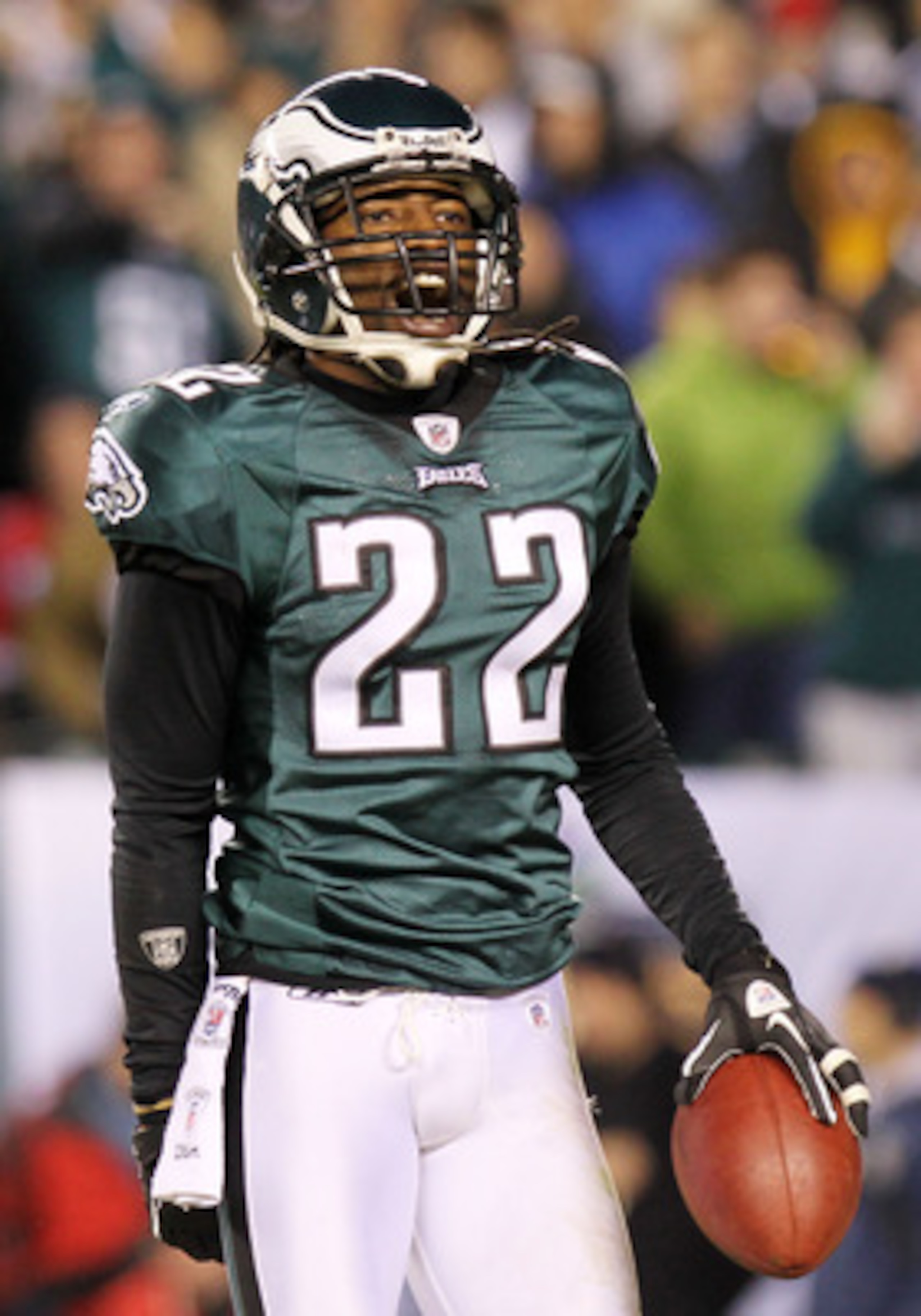 PHILADELPHIA, PA - NOVEMBER 21:  Asante Samuel #22 of the Philadelphia Eagles celebrates after an interception in the second quarter against the New York Giants at Lincoln Financial Field on November 21, 2010 in Philadelphia, Pennsylvania.  (Photo by Nick