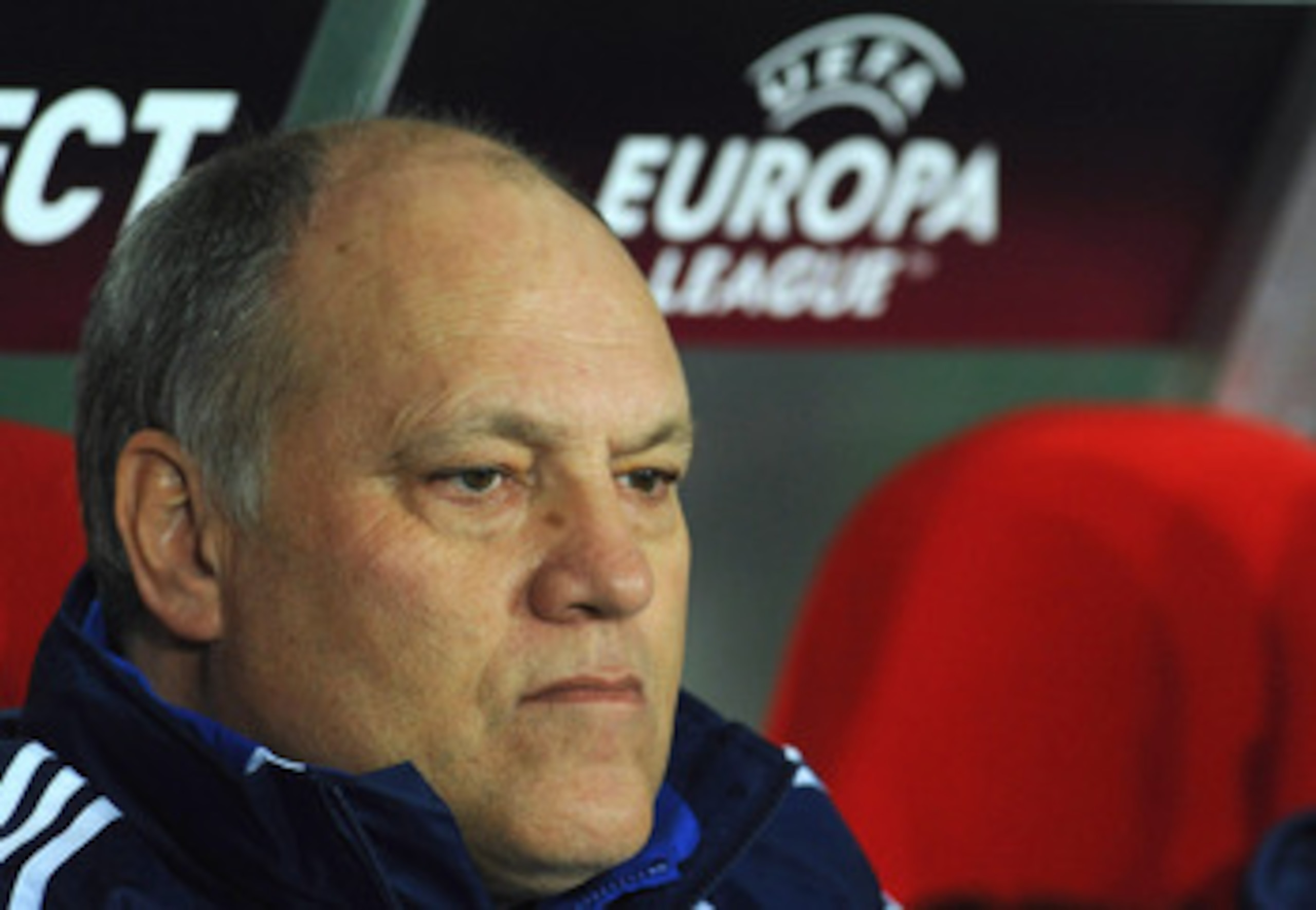 TURIN, ITALY - FEBRUARY 25:  Ajax head coach Martin Jol looks on prior to the UEFA Europa League Round 32 second leg match between Juventus and Ajax on February 25, 2010 in Turin, Italy.  (Photo by Valerio Pennicino/Getty Images)