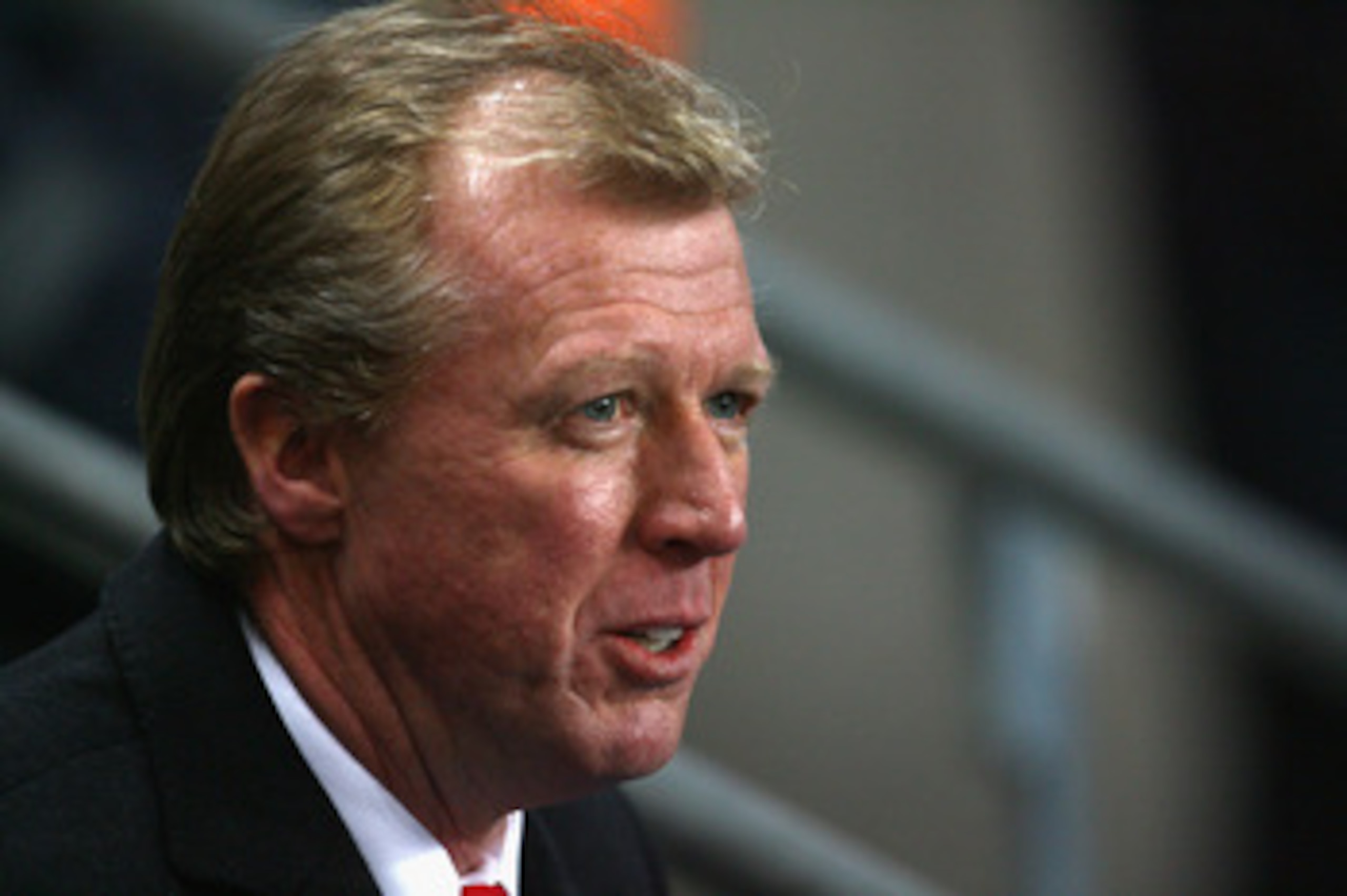MANCHESTER, UNITED KINGDOM - NOVEMBER 06:  FC Twente Manager Steve McClaren looks on prior to the start of the UEFA Cup Group A match between Manchester City and FC Twente at The City of Manchester Stadium on November 6, 2008 in Manchester, England. (Phot