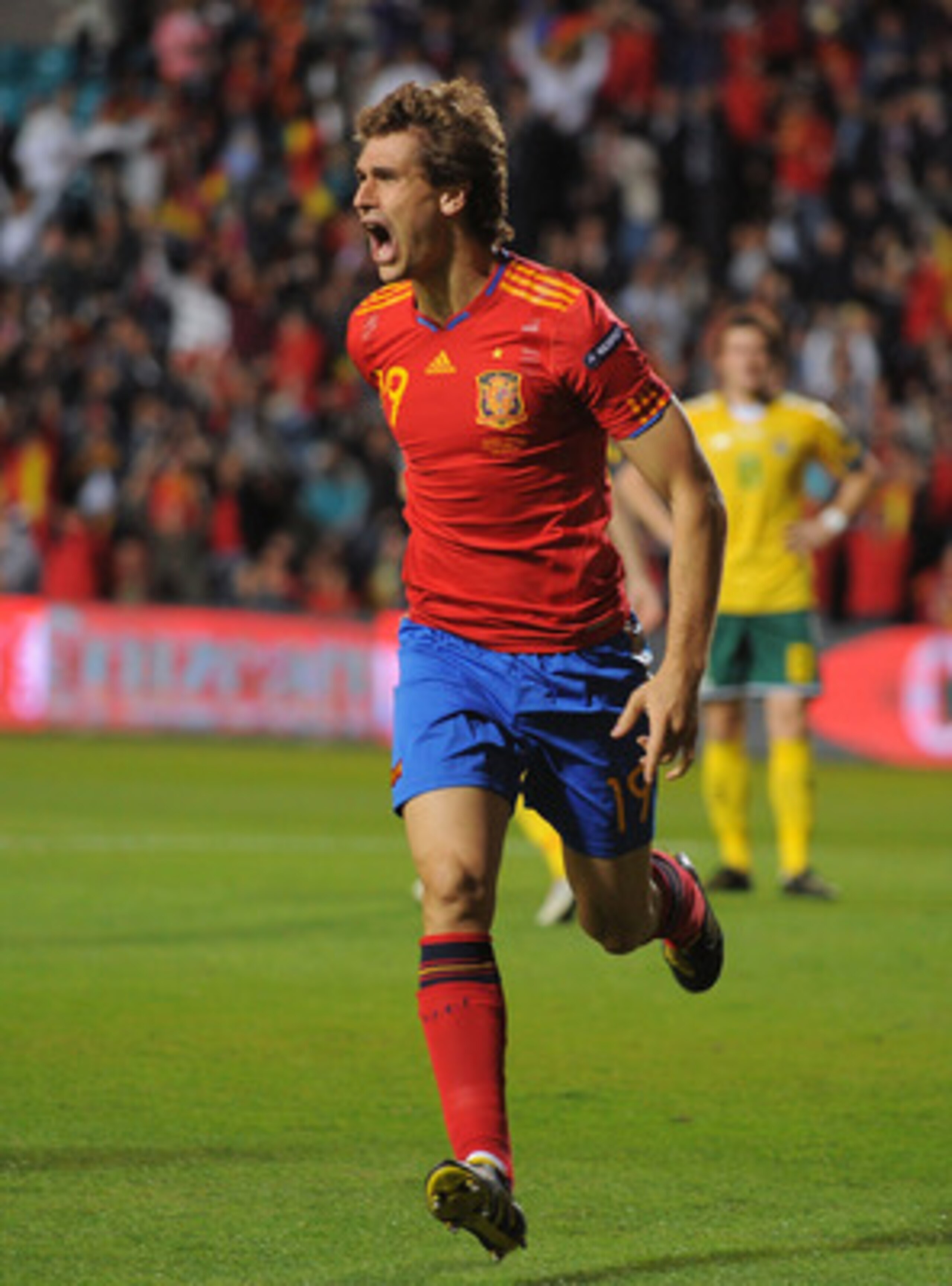 SALAMANCA, SPAIN - OCTOBER 08: Fernando Llorente of Spain celebrates after scoring his team's first goal during the EURO 2012 Qualifying Group I match between Spain and Lithuania at the Helmantico stadium on October 8, 2010 in Salamanca, Spain. (Photo b SALAMANCA, SPAIN - OCTOBER 08: Fernando Llorente of Spain celebrates after scoring his team's first goal during the EURO 2012 Qualifying Group I match between Spain and Lithuania at the Helmantico stadium on October 8, 2010 in Salamanca, Spain. (Photo b