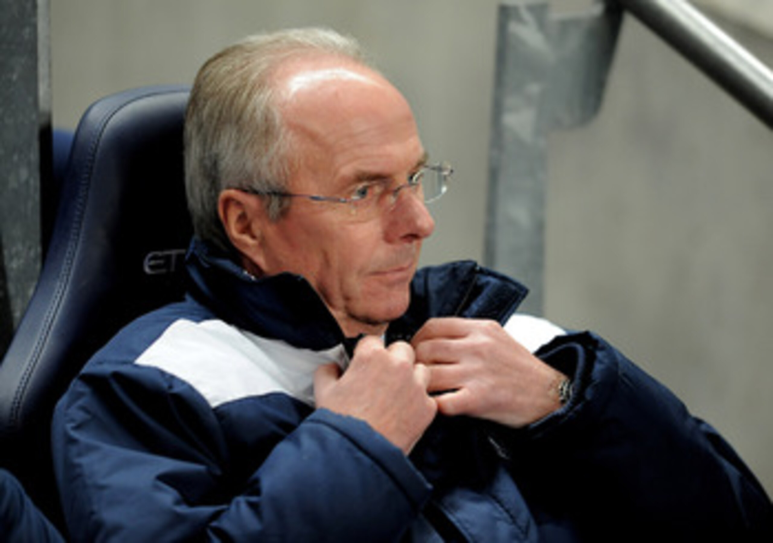 MANCHESTER, ENGLAND - JANUARY 18:  Leicester City Manager Sven Goran Eriksson looks on prior to the FA Cup sponsored by E.On Third Round Replay match between Manchester City and Leicester City at the City of Manchester Stadium on January 18, 2011 in Manch