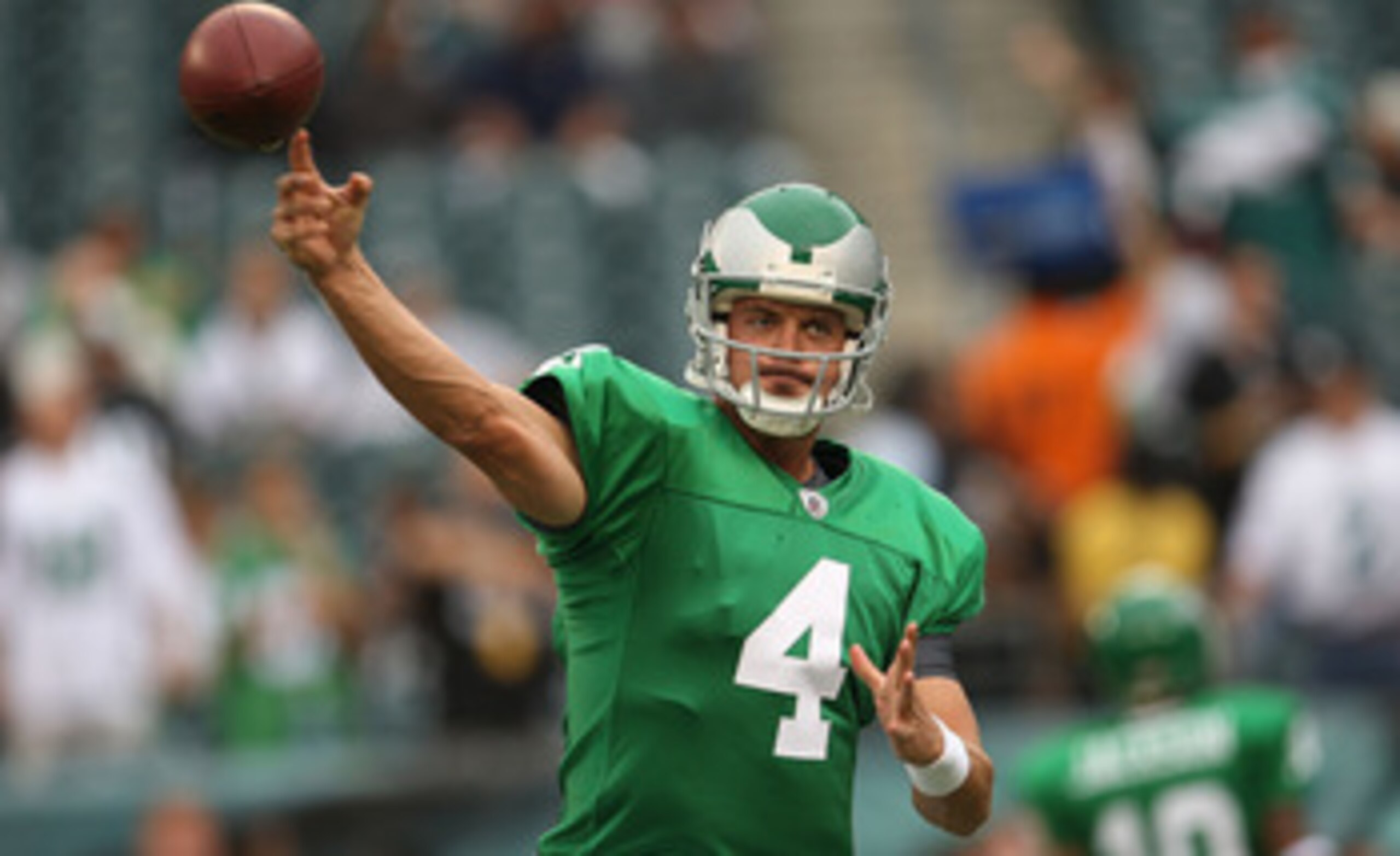 PHILADELPHIA - SEPTEMBER 12:  Kevin Kolb #4 of the Philadelphia Eagles warms up before a game against the Green Bay Packers during the NFL season opener at Lincoln Financial Field on September 12, 2010 in Philadelphia, Pennsylvania.  (Photo by Mike Ehrman