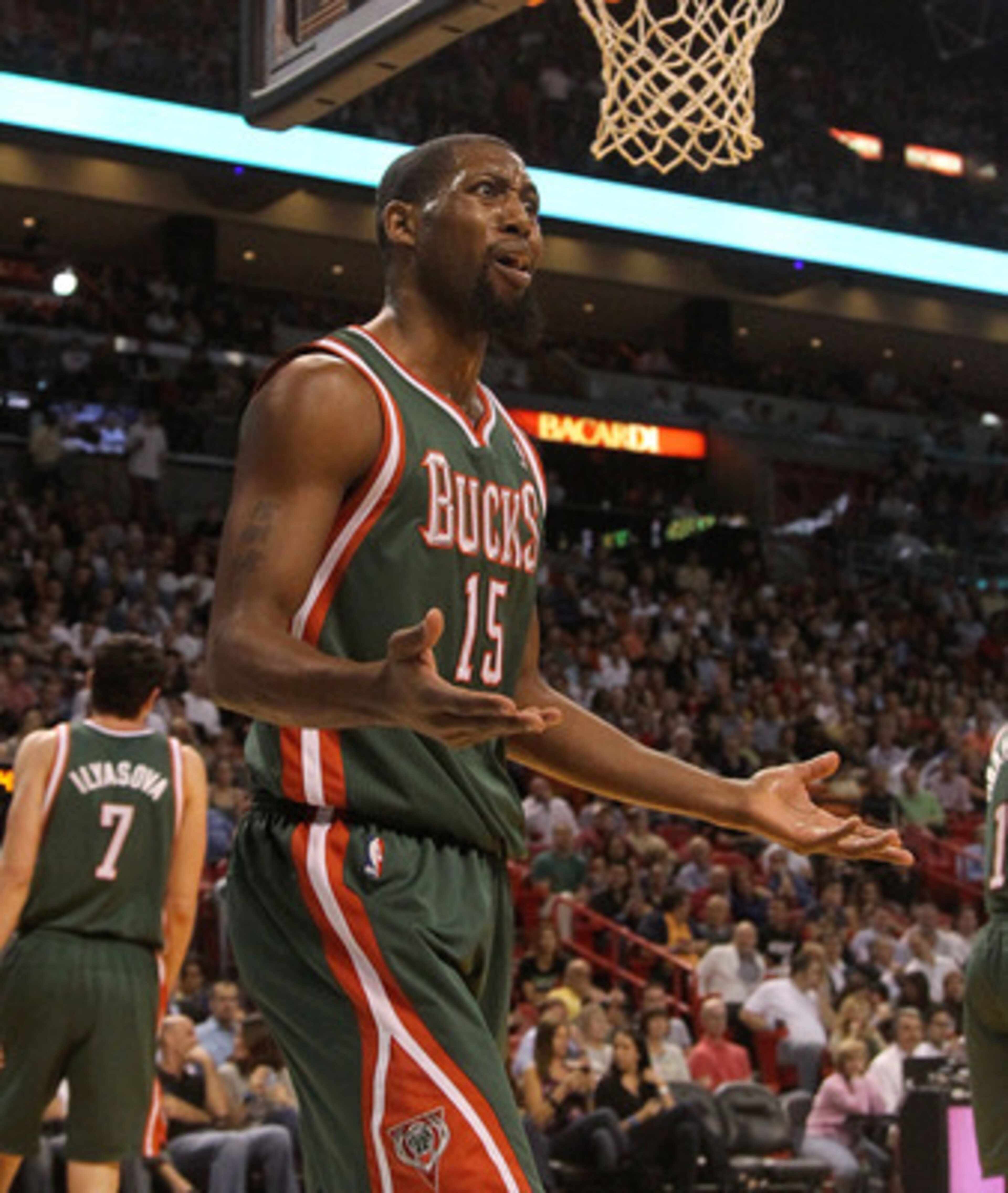 MIAMI, FL - JANUARY 04: John Salmons #15 of the Milwaukee Bucks argues with the officials during a game against the Miami Heat at American Airlines Arena on January 4, 2011 in Miami, Florida. NOTE TO USER: User expressly acknowledges and agrees that, by d MIAMI, FL - JANUARY 04: John Salmons #15 of the Milwaukee Bucks argues with the officials during a game against the Miami Heat at American Airlines Arena on January 4, 2011 in Miami, Florida. NOTE TO USER: User expressly acknowledges and agrees that, by d