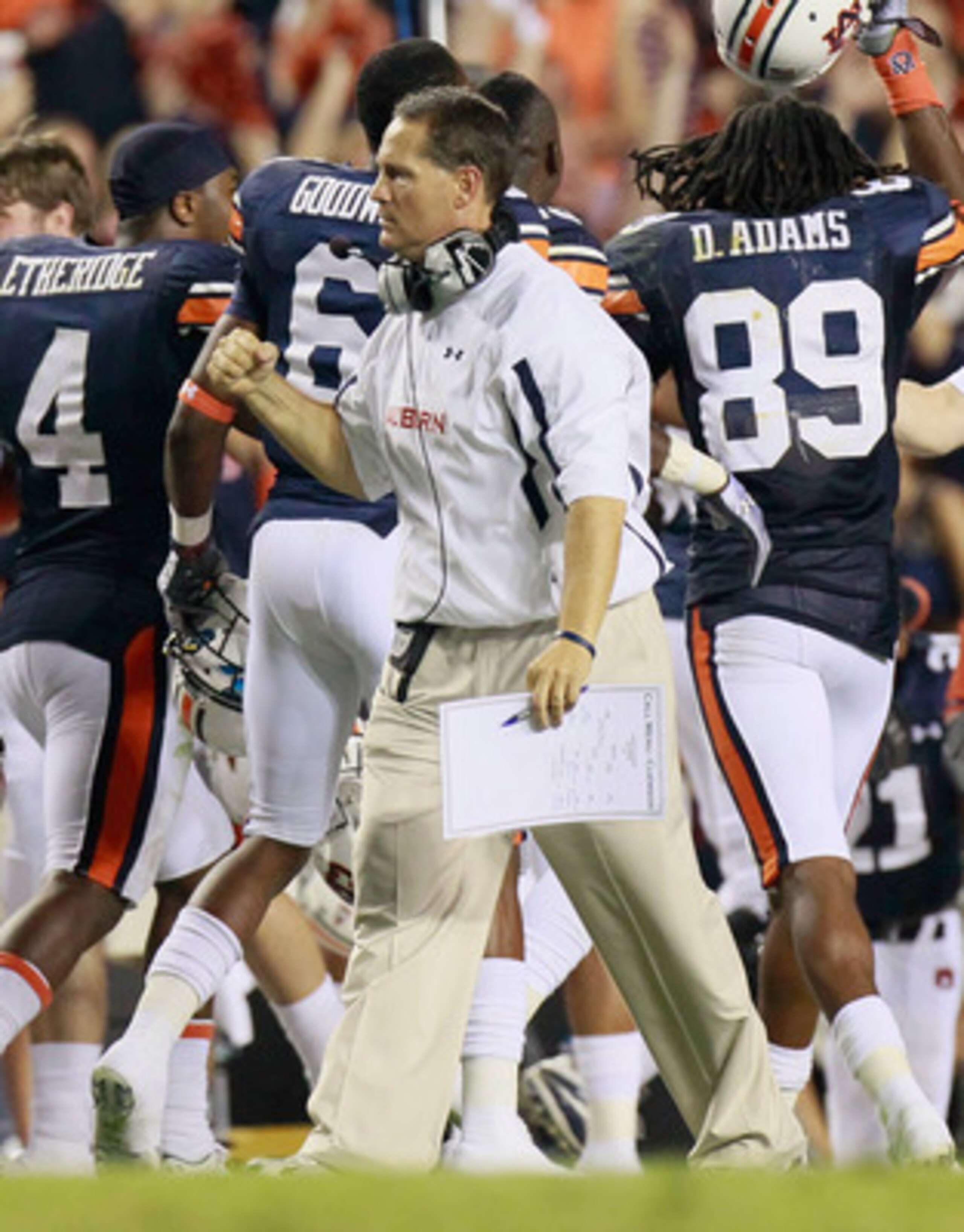 AUBURN, AL - SEPTEMBER 18:  Head coach Gene Chizik of the Auburn Tigers against the Clemson Tigers at Jordan-Hare Stadium on September 18, 2010 in Auburn, Alabama.  (Photo by Kevin C. Cox/Getty Images)