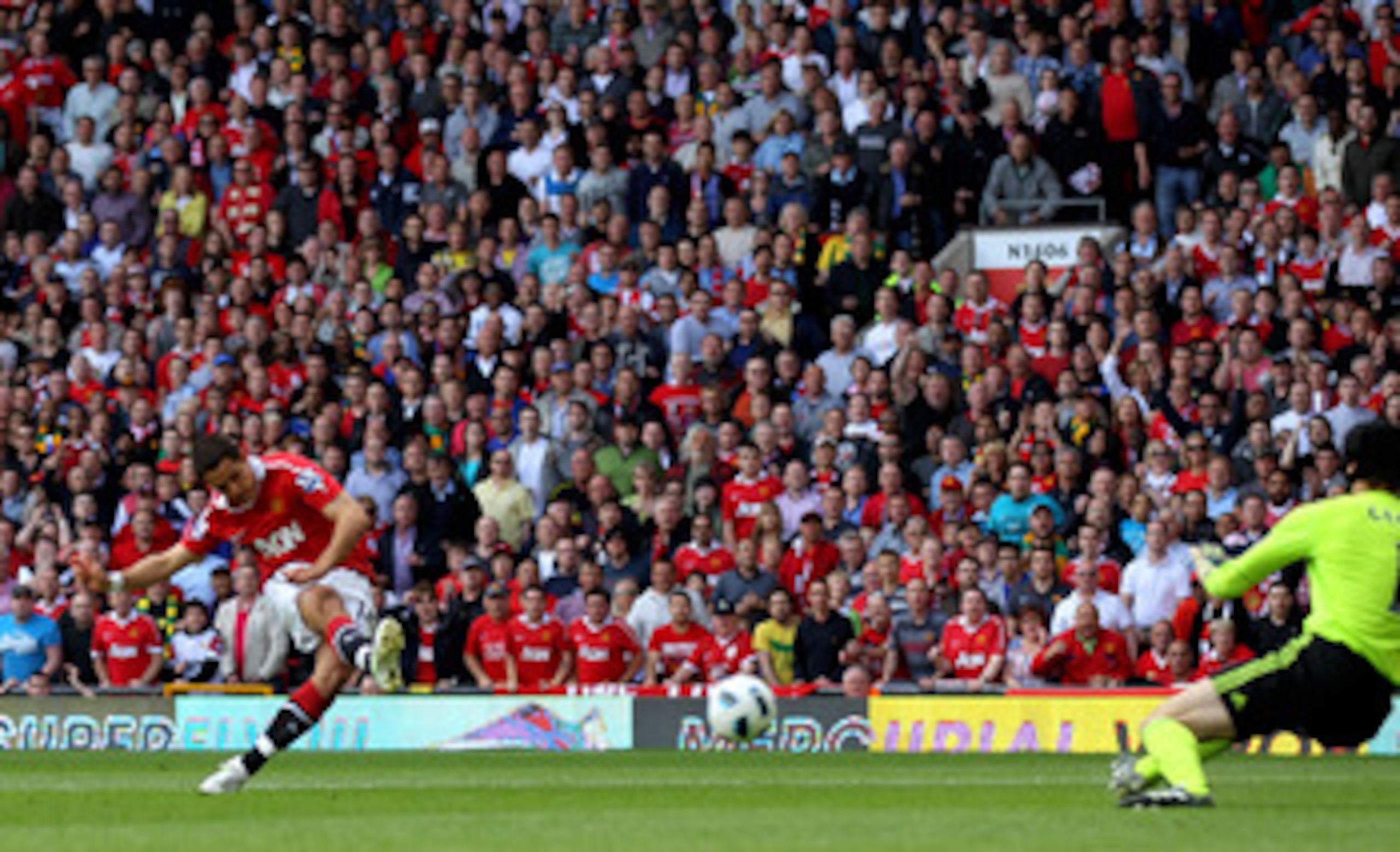 MANCHESTER, ENGLAND - MAY 08: Javier Hernandez of Manchester United scores the opening goal during the Barclays Premier League match between Manchester United and Chelsea at Old Trafford on May 8, 2011 in Manchester, England.  (Photo by Alex Livesey/Getty