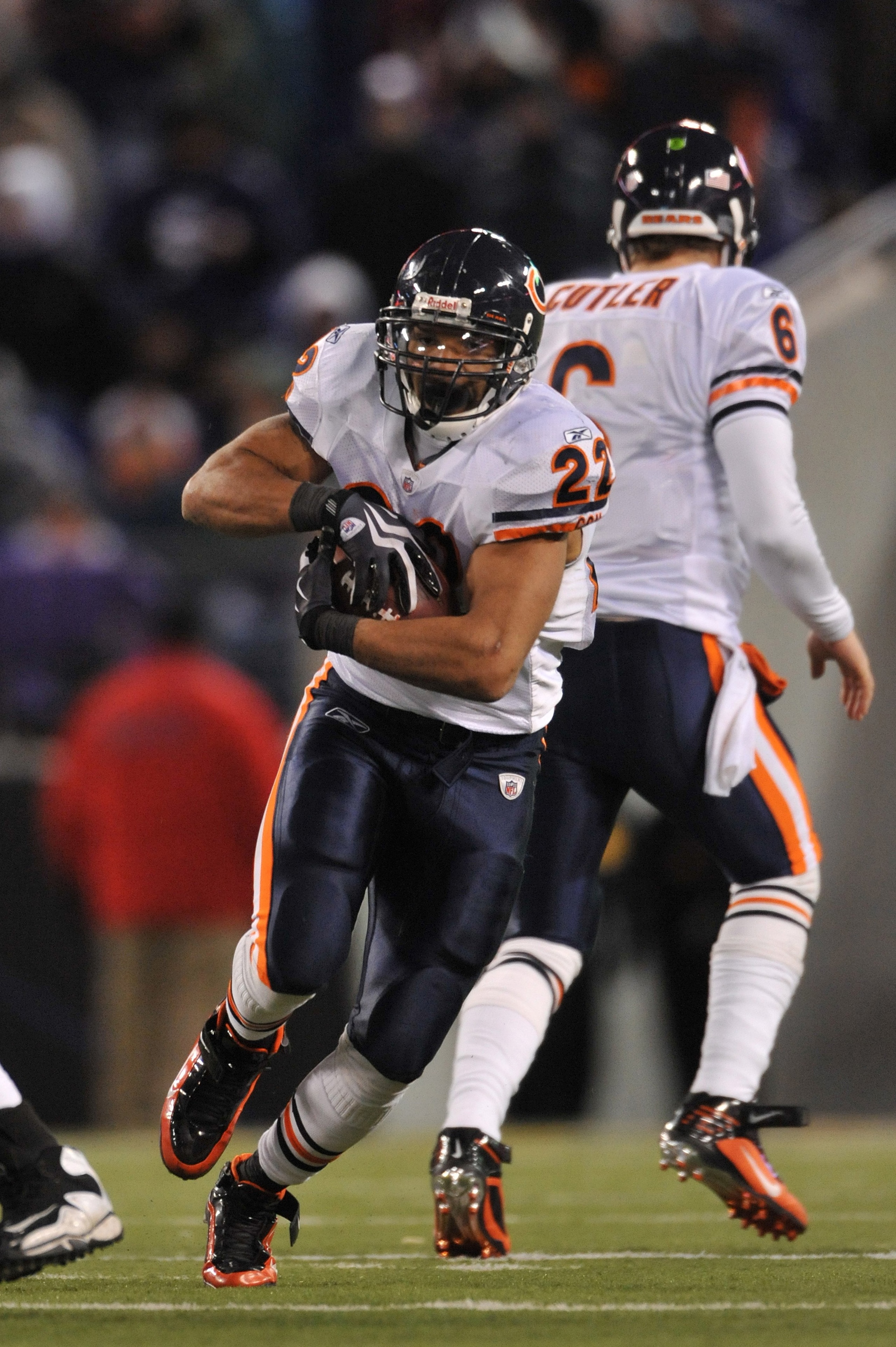 BALTIMORE - DECEMBER 20:  Matt Forte #22 of the Chicago Bears runs the ball during the game against the Baltimore Ravens at M&T Bank Stadium on December 20, 2009 in Baltimore, Maryland. The Ravens defeated the Bears 31-7. (Photo by Larry French/Getty Imag