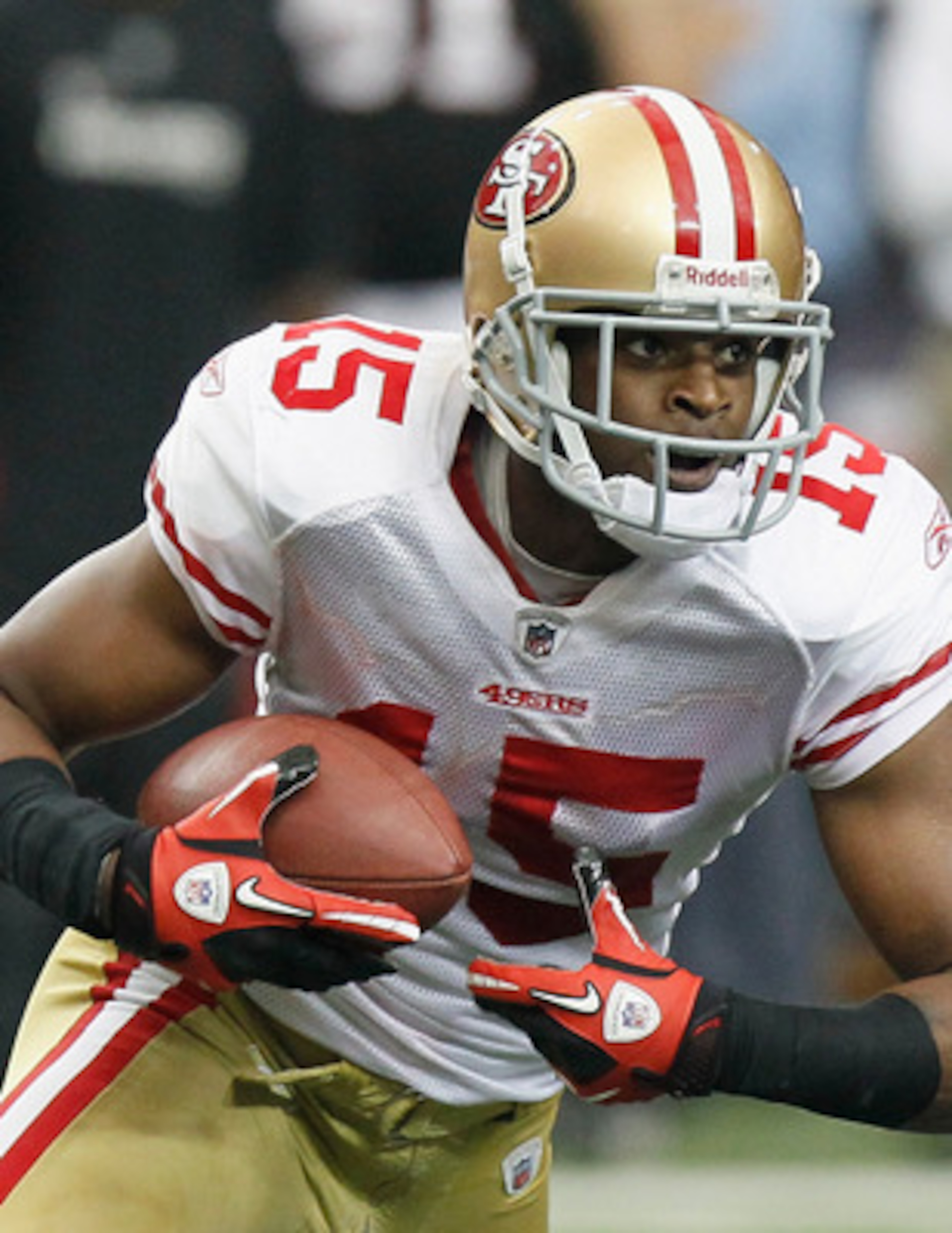 ATLANTA - OCTOBER 03:  Michael Crabtree #15 of the San Francisco 49ers against the Atlanta Falcons at Georgia Dome on October 3, 2010 in Atlanta, Georgia.  (Photo by Kevin C. Cox/Getty Images)