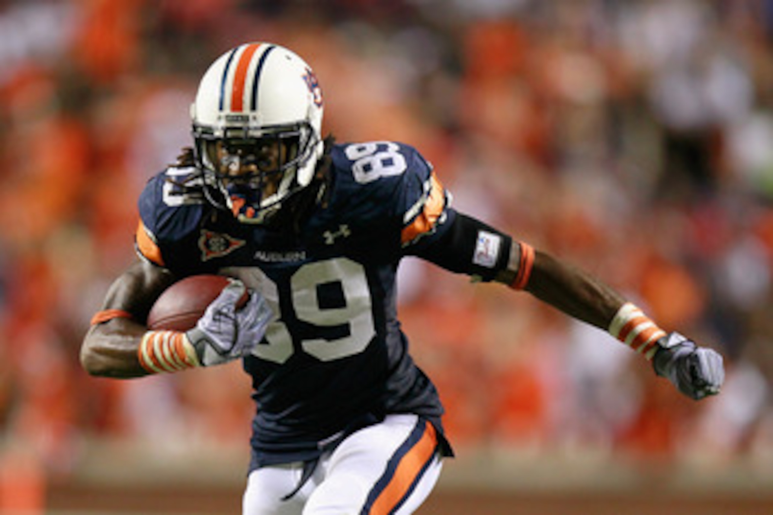 AUBURN, AL - SEPTEMBER 25:  Darvin Adams #89 of the Auburn Tigers against the South Carolina Gamecocks at Jordan-Hare Stadium on September 25, 2010 in Auburn, Alabama.  (Photo by Kevin C. Cox/Getty Images)