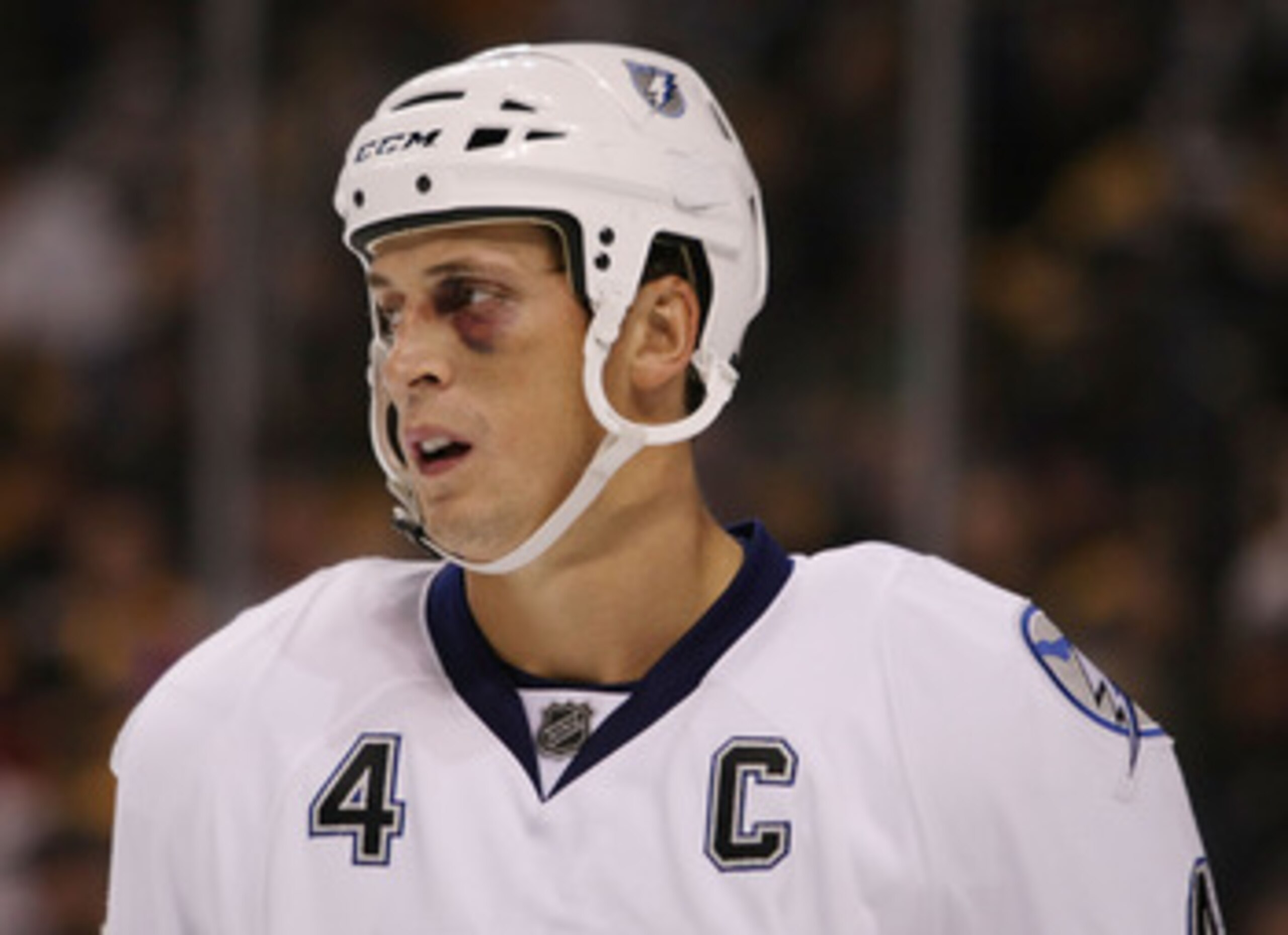 BOSTON - DECEMBER 08:  Vincent Lecavalier #4 of the Tampa Bay Lightning waits for a face-off during the final minutes of the game against the Boston Bruins on December 8, 2008 at the TD Banknorth Garden in Boston, Massachusetts. The Bruins defeated the Li