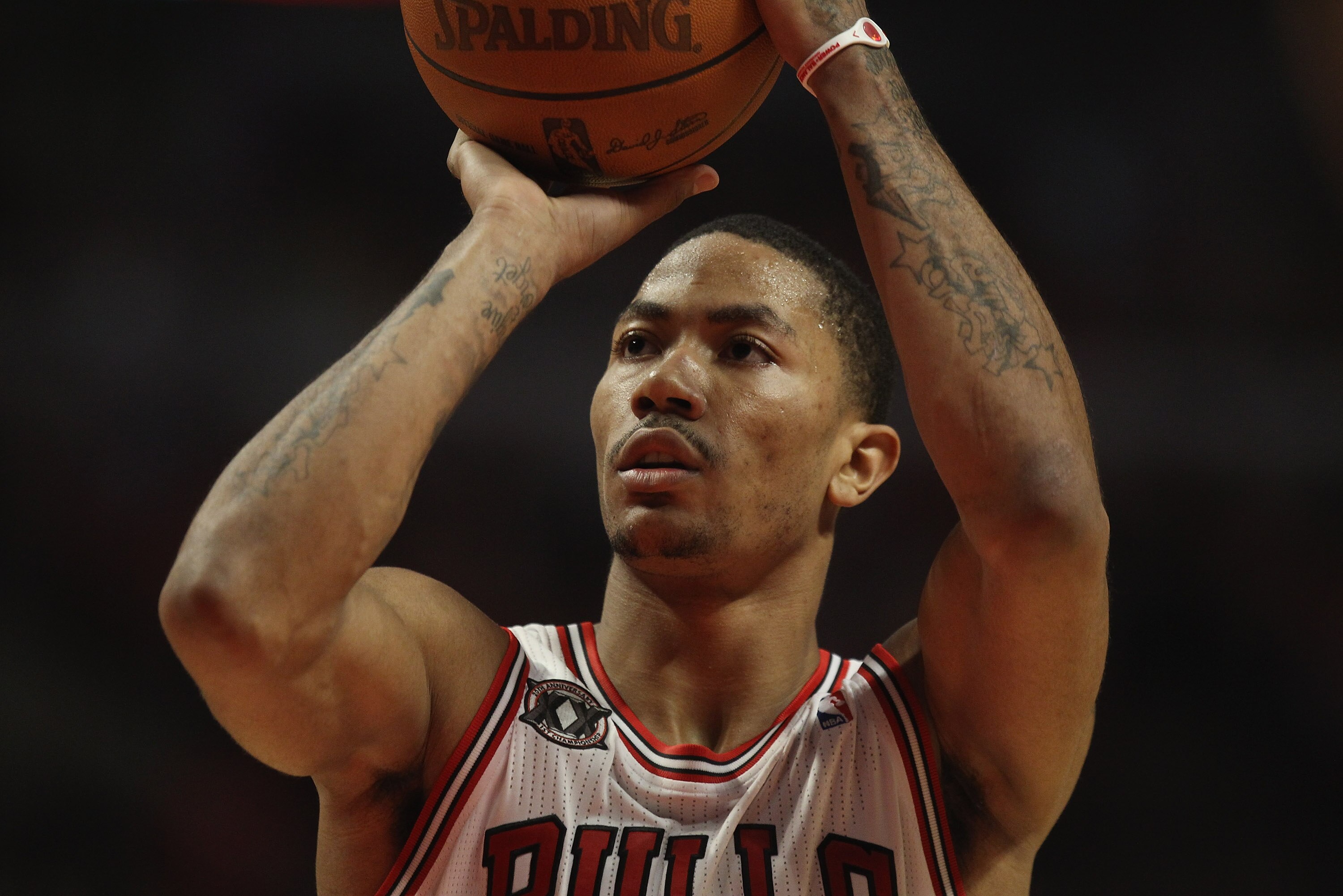 CHICAGO, IL - MAY 10: Derrick Rose #1 of the Chicago Bulls shoots a free-throw against the Atlanta Hawks in Game Five of the Eastern Conference Semifinals in the 2011 NBA Playoffs at the United Center on May 10, 2011 in Chicago, Illinois. The Bulls defeat