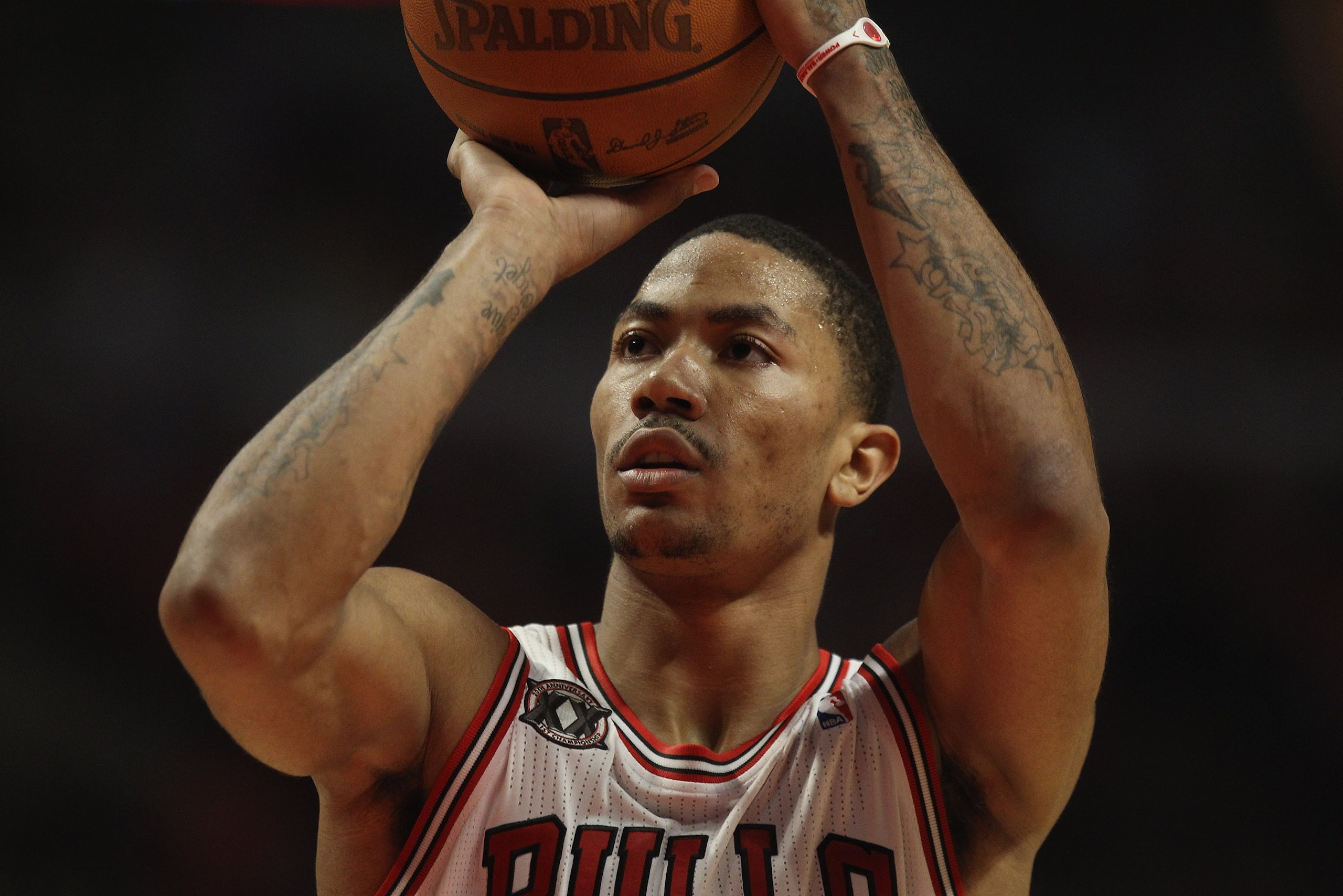 CHICAGO, IL - MAY 10: Derrick Rose #1 of the Chicago Bulls shoots a free-throw against the Atlanta Hawks in Game Five of the Eastern Conference Semifinals in the 2011 NBA Playoffs at the United Center on May 10, 2011 in Chicago, Illinois. The Bulls defeat