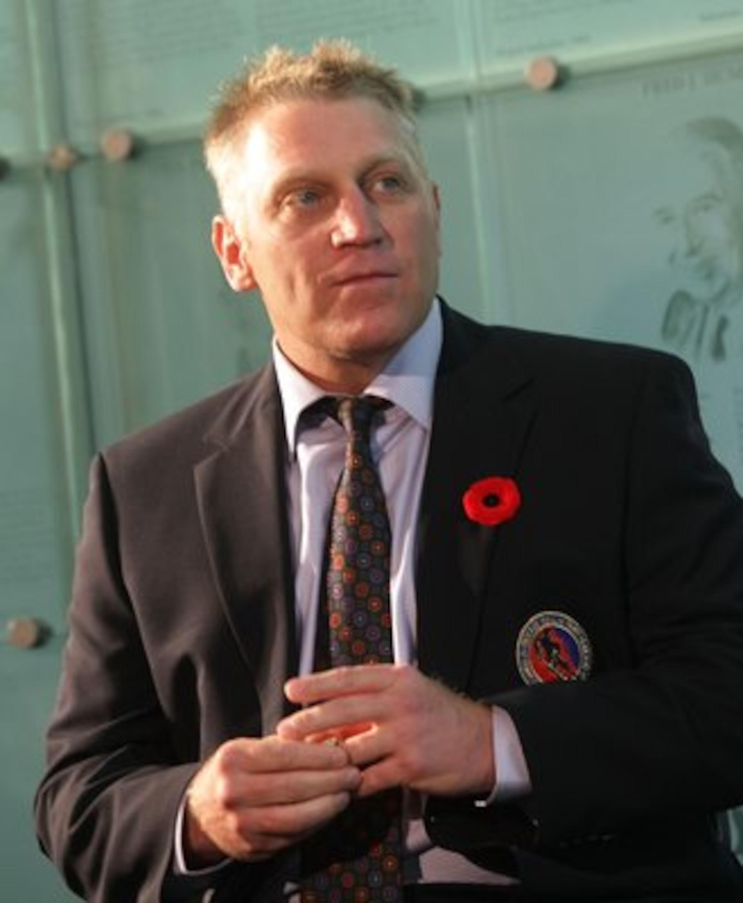 TORONTO, ON - NOVEMBER 09: Brett Hull speaks with the media at the Hockey Hall of Fame Induction Photo Opportunity at the Hockey Hall of Fame on November 9, 2009 in Toronto, Canada. (Photo by Bruce Bennett/Getty Images)