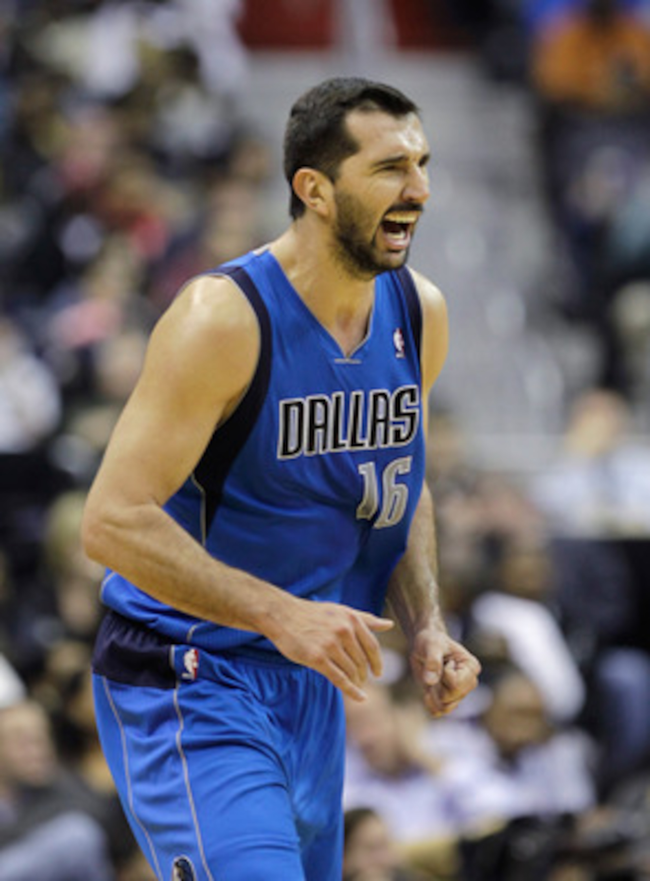 WASHINGTON, DC - FEBRUARY 26:  Peja Stojakovic #16 of the Dallas Mavericks reacts to a missed shot against the Washington Wizards at the Verizon Center on February 26, 2011 in Washington, DC. NOTE TO USER: User expressly acknowledges and agrees that, by d