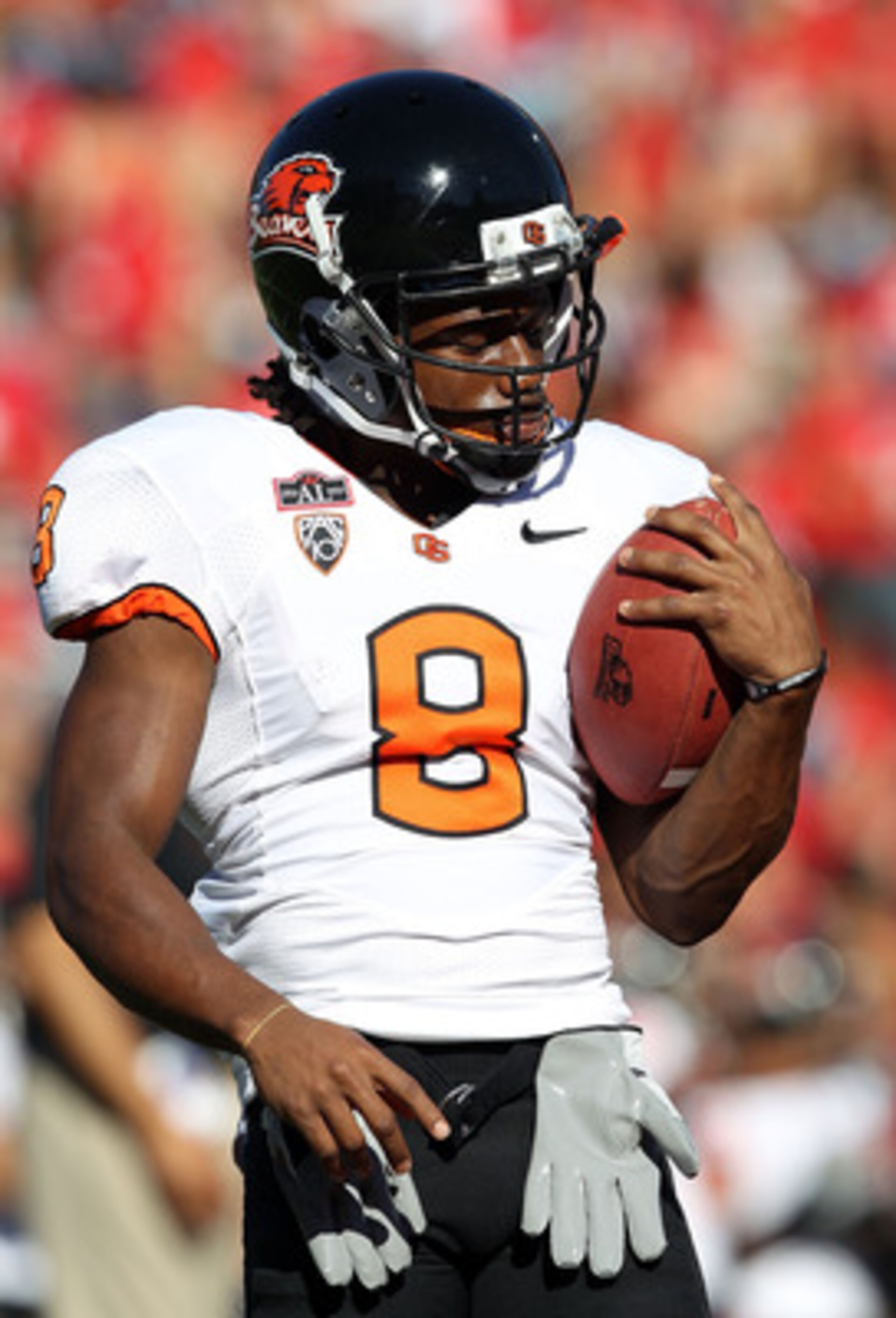 TUCSON, AZ - OCTOBER 09:  Wide receiver James Rodgers #8 of the Oregon State Beavers warms up before the college football game against the Arizona Wildcats at Arizona Stadium on October 9, 2010 in Tucson, Arizona. The Beavers defeated the Wildcats 29-27.