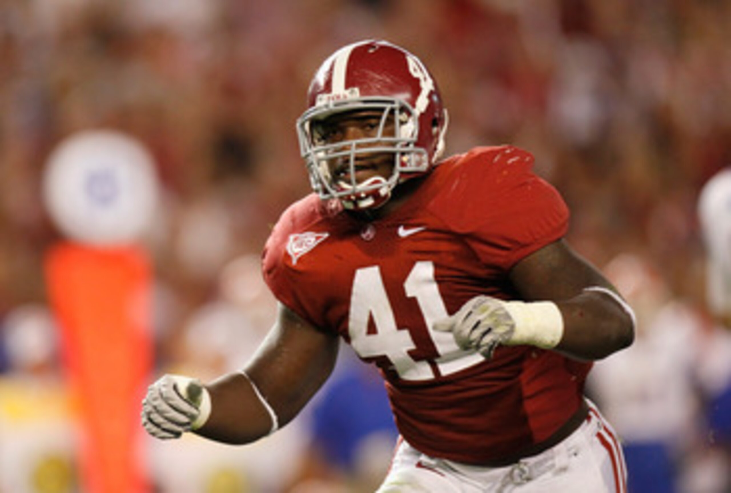 TUSCALOOSA, AL - OCTOBER 02: Courtney Upshaw #41 of the Alabama Crimson Tide against the Florida Gators at Bryant-Denny Stadium on October 2, 2010 in Tuscaloosa, Alabama. (Photo by Kevin C. Cox/Getty Images) TUSCALOOSA, AL - OCTOBER 02: Courtney Upshaw #41 of the Alabama Crimson Tide against the Florida Gators at Bryant-Denny Stadium on October 2, 2010 in Tuscaloosa, Alabama. (Photo by Kevin C. Cox/Getty Images)