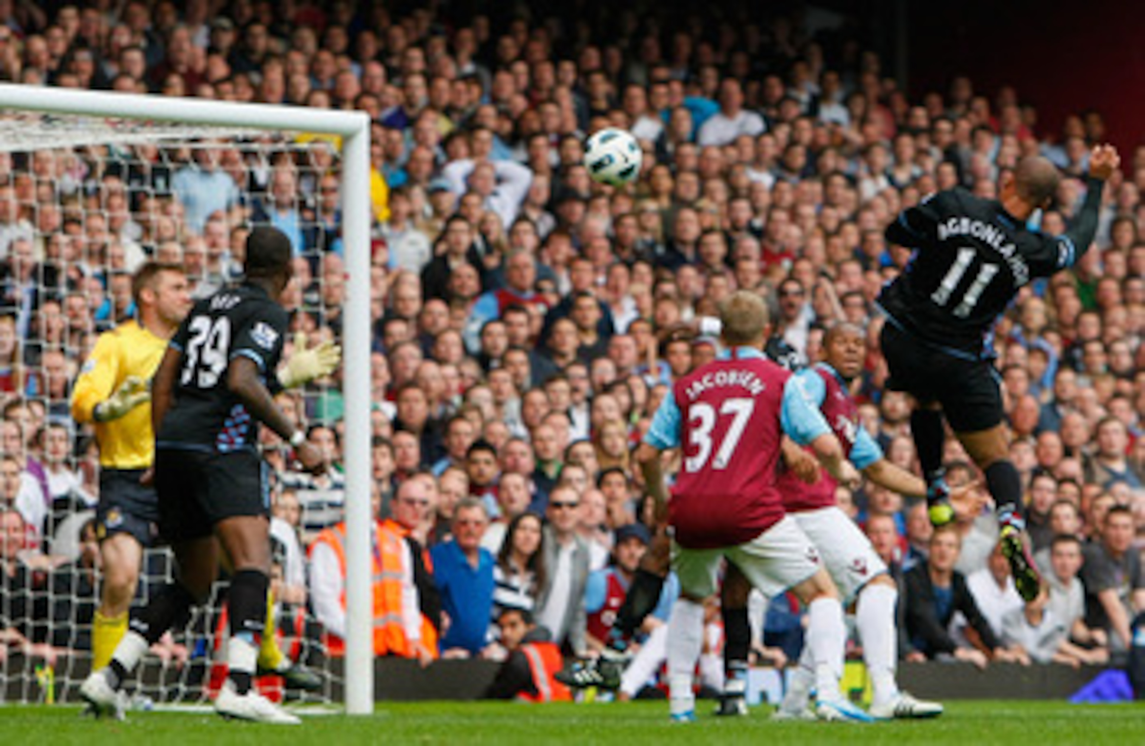 LONDON, ENGLAND - APRIL 16:  Gabriel Agbonlahor of Aston Villa heads towards goal and scores the winning goal past Robert Green of West Ham United during the Barclays Premier League match between West Ham United and Aston Villa at the Boleyn Ground on Apr