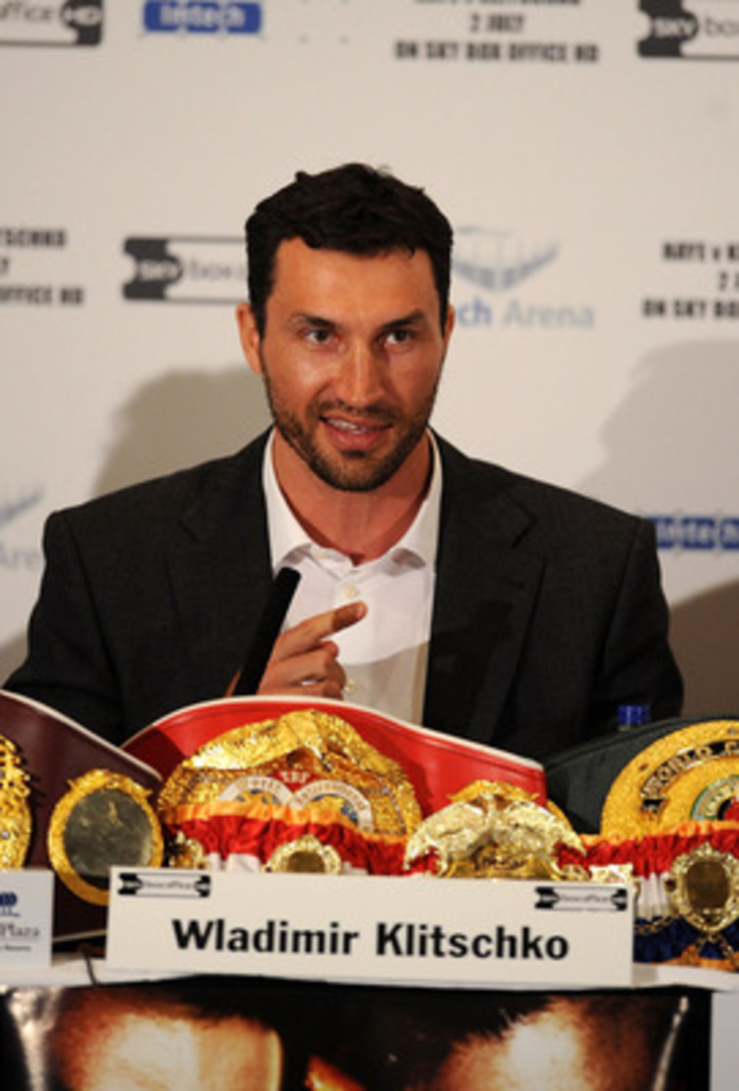 LONDON, ENGLAND - MAY 10: Wladimir Klitschko talks to the press during the David Haye v Wladimir Klitschko Press Conference at the Park Plaza Hotel on May 10, 2011 in London, England. (Photo by Christopher Lee/Getty Images) LONDON, ENGLAND - MAY 10: Wladimir Klitschko talks to the press during the David Haye v Wladimir Klitschko Press Conference at the Park Plaza Hotel on May 10, 2011 in London, England. (Photo by Christopher Lee/Getty Images)