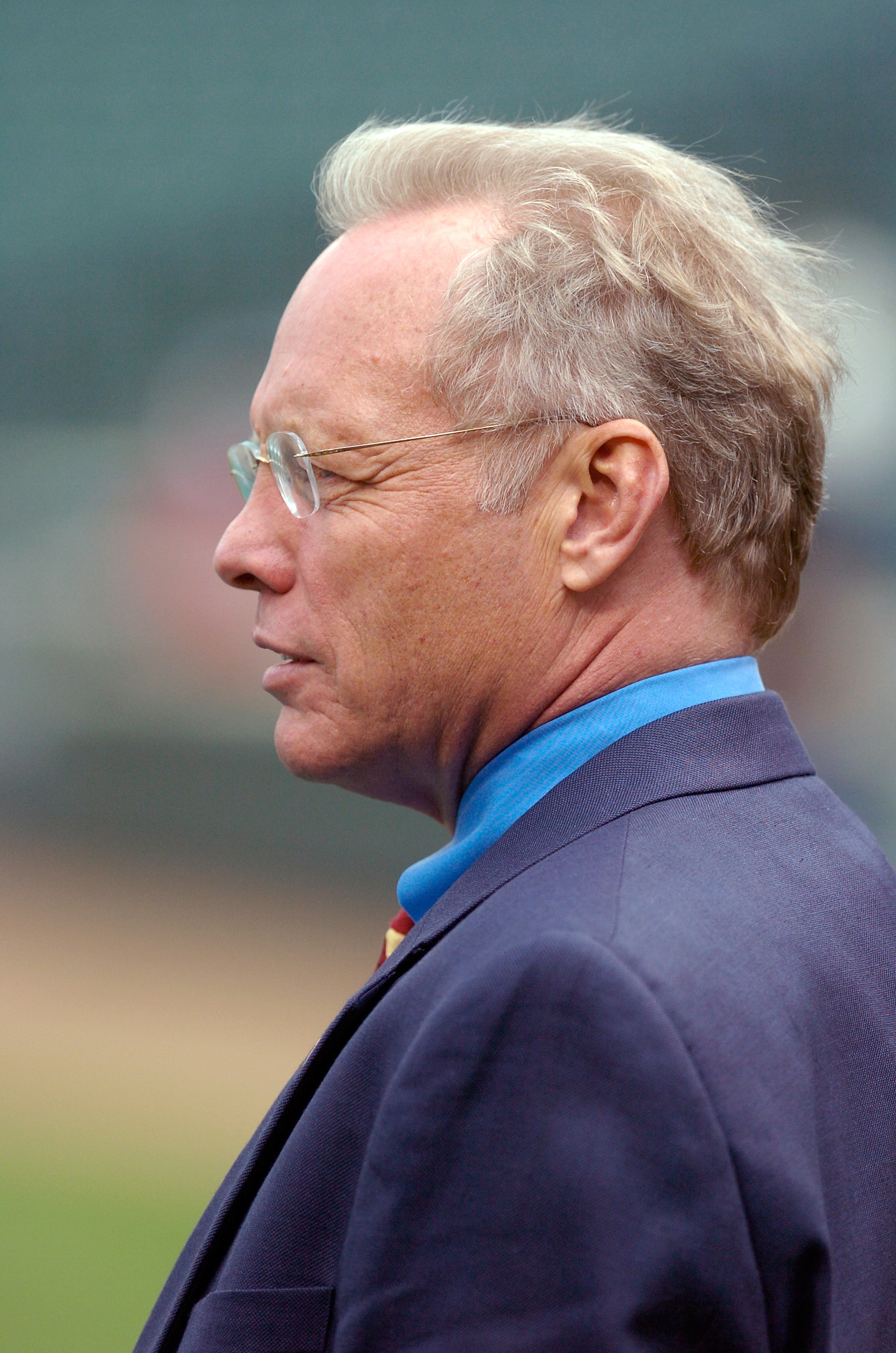 BALTIMORE- APRIL 26:  Baltimore announcer Gary Thorne on the field during batting practice before the game between the Boston Red Sox and the Baltimore Orioles at Camden Yards April 26, 2007 in Baltimore, Maryland.   (Photo by Greg Fiume/Getty Images)