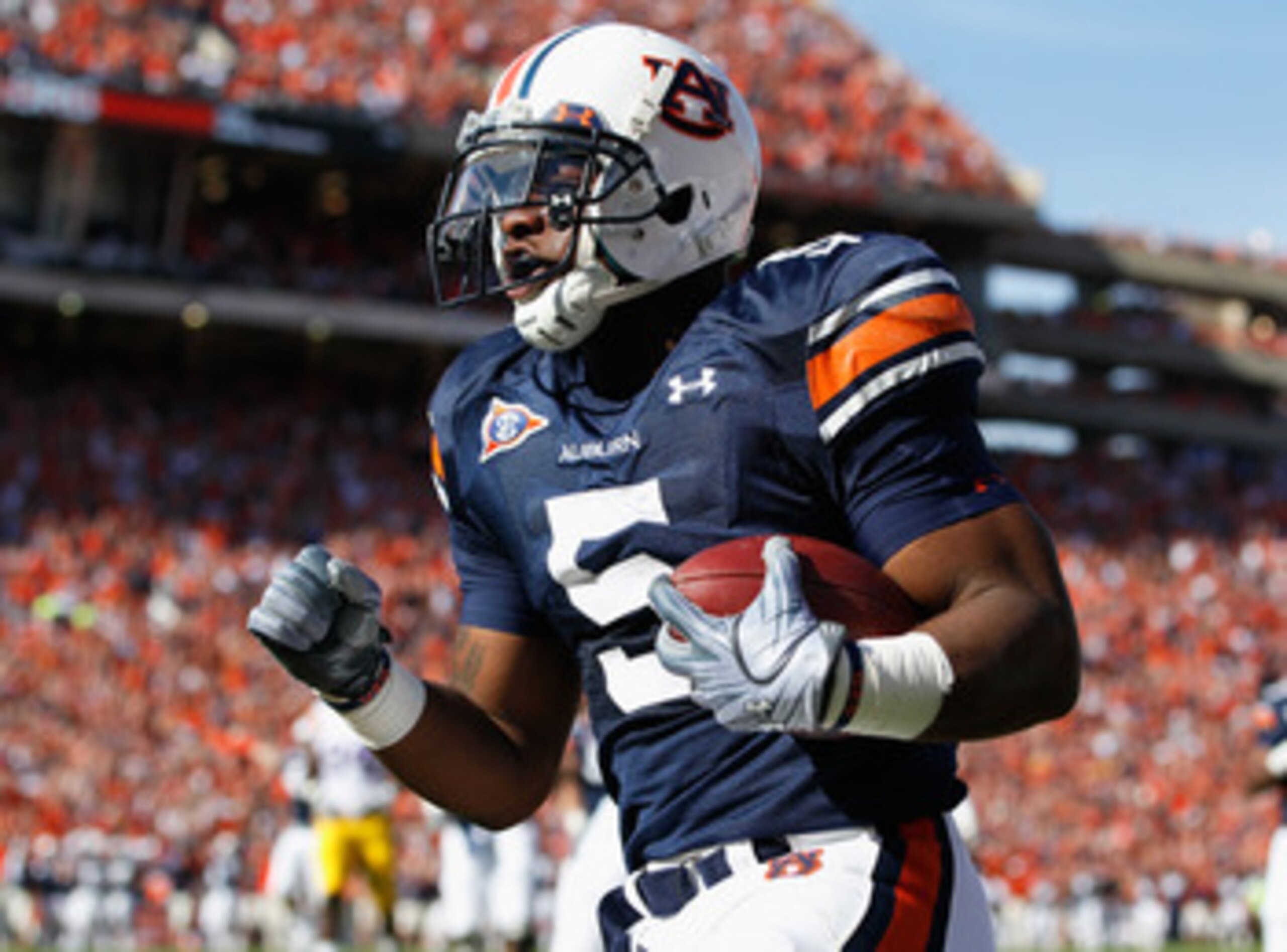 AUBURN, AL - OCTOBER 23: Michael Dyer #5 of the Auburn Tigers against the LSU Tigers at Jordan-Hare Stadium on October 23, 2010 in Auburn, Alabama. (Photo by Kevin C. Cox/Getty Images) AUBURN, AL - OCTOBER 23: Michael Dyer #5 of the Auburn Tigers against the LSU Tigers at Jordan-Hare Stadium on October 23, 2010 in Auburn, Alabama. (Photo by Kevin C. Cox/Getty Images)