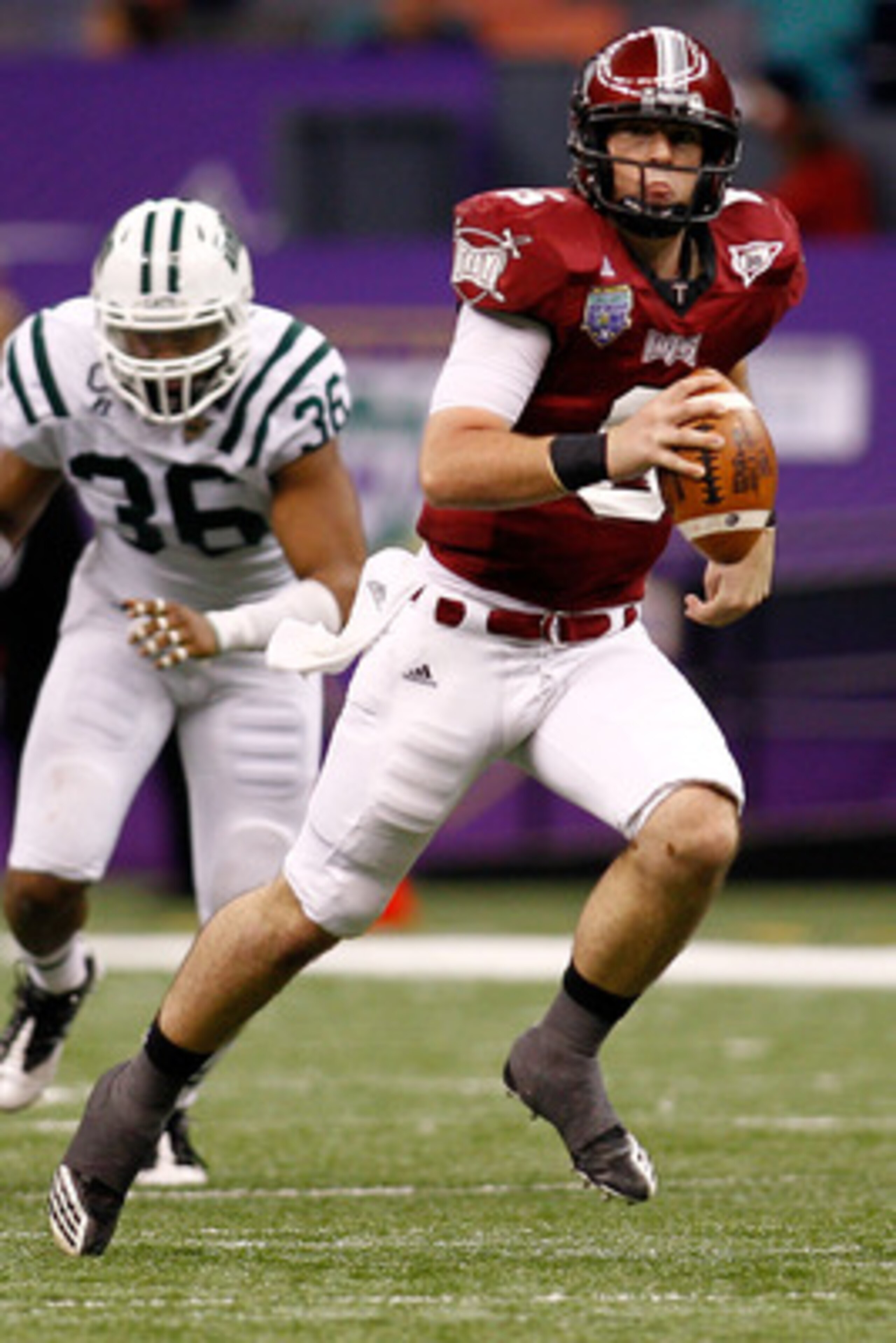 NEW ORLEANS, LA - DECEMBER 18: Quarterback Corey Robinson #6 of the Troy University Trojans throws a pass during the game against the Ohio University Bobcats during the R&L Carriers New Orleans Bowl at the Louisiana Superdome on December 18, 2010 in New NEW ORLEANS, LA - DECEMBER 18: Quarterback Corey Robinson #6 of the Troy University Trojans throws a pass during the game against the Ohio University Bobcats during the R&L Carriers New Orleans Bowl at the Louisiana Superdome on December 18, 2010 in New