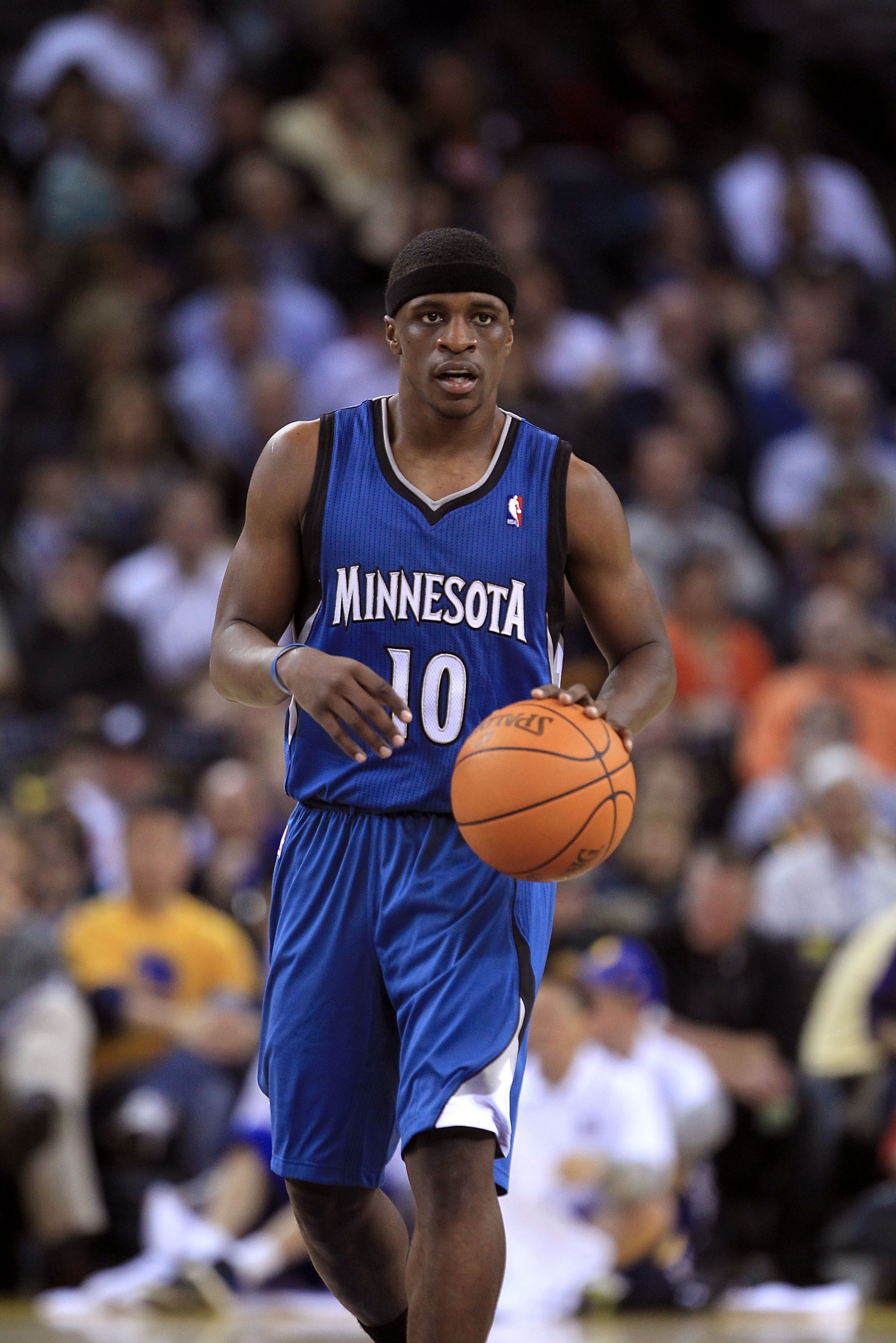 OAKLAND, CA - DECEMBER 14:  Jonny Flynn #10 of the Minnesota Timberwolves in action against the Golden State Warriors at Oracle Arena on December 14, 2010 in Oakland, California.  NOTE TO USER: User expressly acknowledges and agrees that, by downloading a