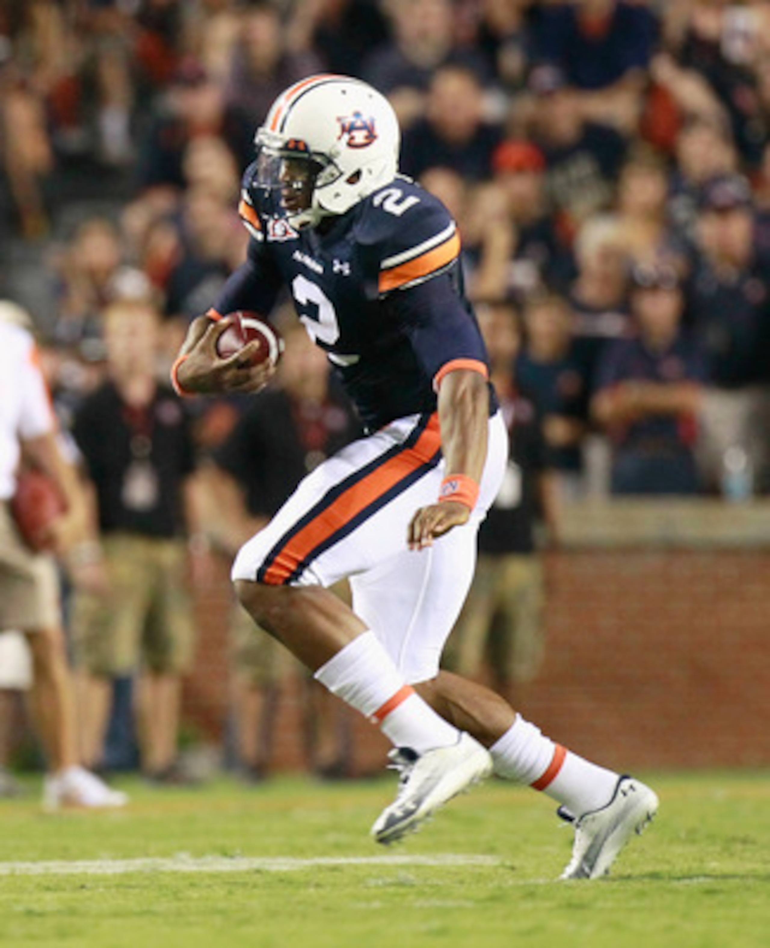 AUBURN, AL - SEPTEMBER 18:  Cameron Newton #2 of the Auburn Tigers against the Clemson Tigers at Jordan-Hare Stadium on September 18, 2010 in Auburn, Alabama.  (Photo by Kevin C. Cox/Getty Images)