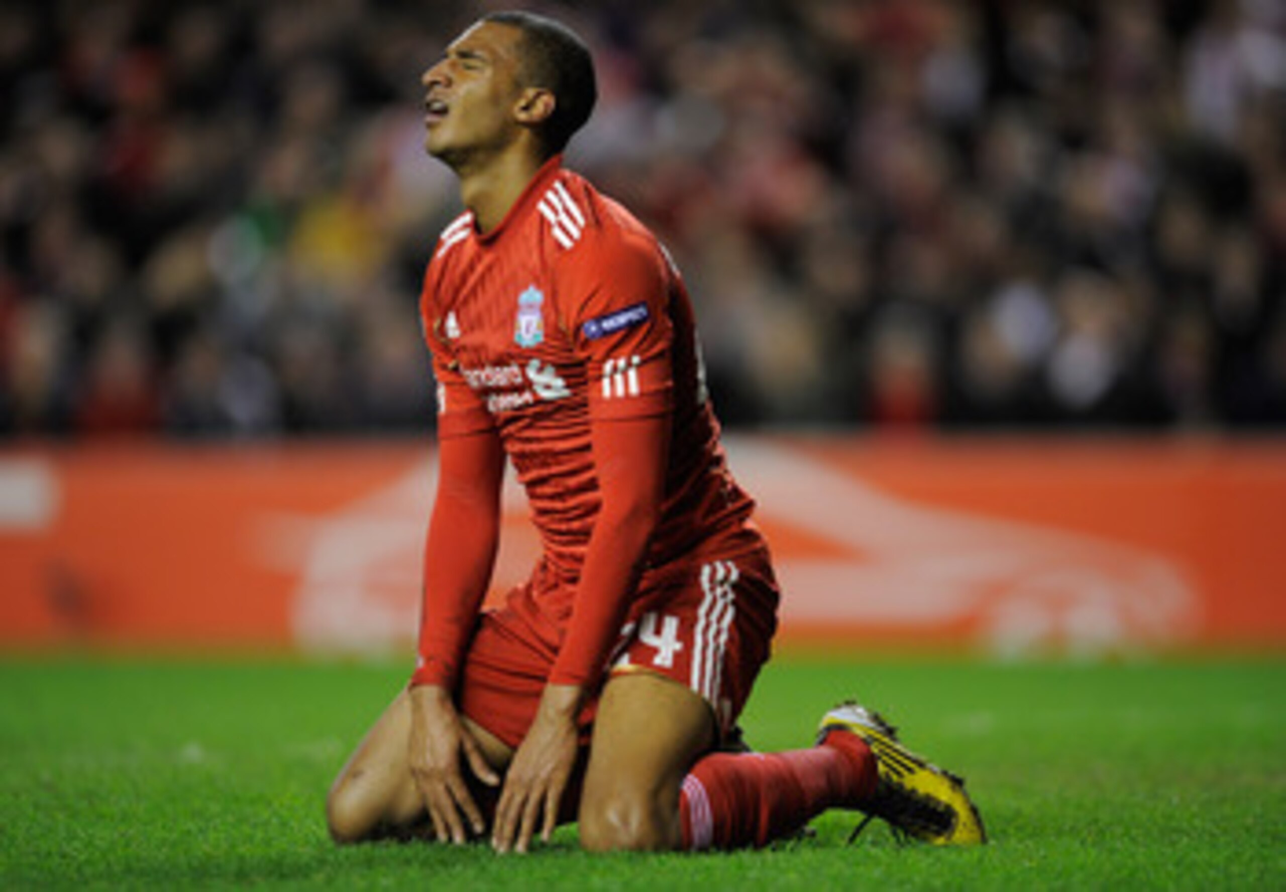 LIVERPOOL, ENGLAND - MARCH 17: David Ngog of Liverpool is reacts after missing a goalscoring chance during the UEFA Europa League Round of 16 second leg match between Liverpool and SC Braga at Anfield on March 17, 2011 in Liverpool, England. (Photo by M LIVERPOOL, ENGLAND - MARCH 17: David Ngog of Liverpool is reacts after missing a goalscoring chance during the UEFA Europa League Round of 16 second leg match between Liverpool and SC Braga at Anfield on March 17, 2011 in Liverpool, England. (Photo by M