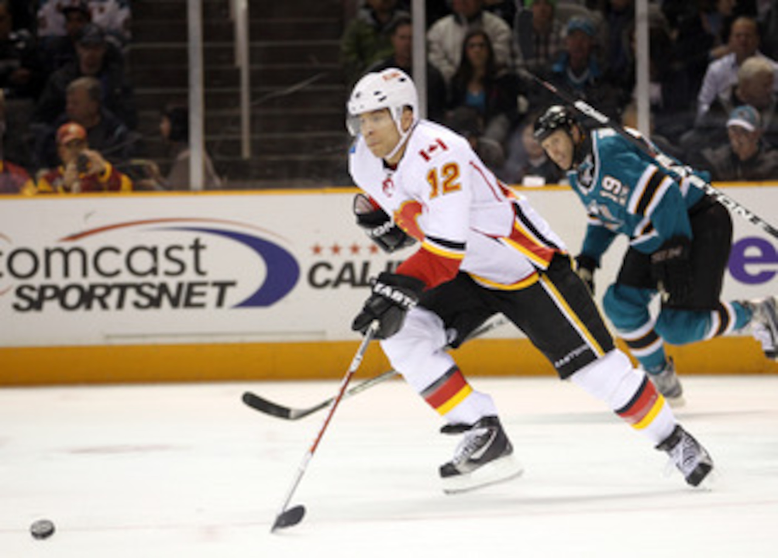 SAN JOSE, CA - MARCH 23:  Jarome Iginla #12 of the Calgary Flames in action against the San Jose Sharks at the HP Pavilion on March 23, 2011 in San Jose, California.  (Photo by Ezra Shaw/Getty Images)