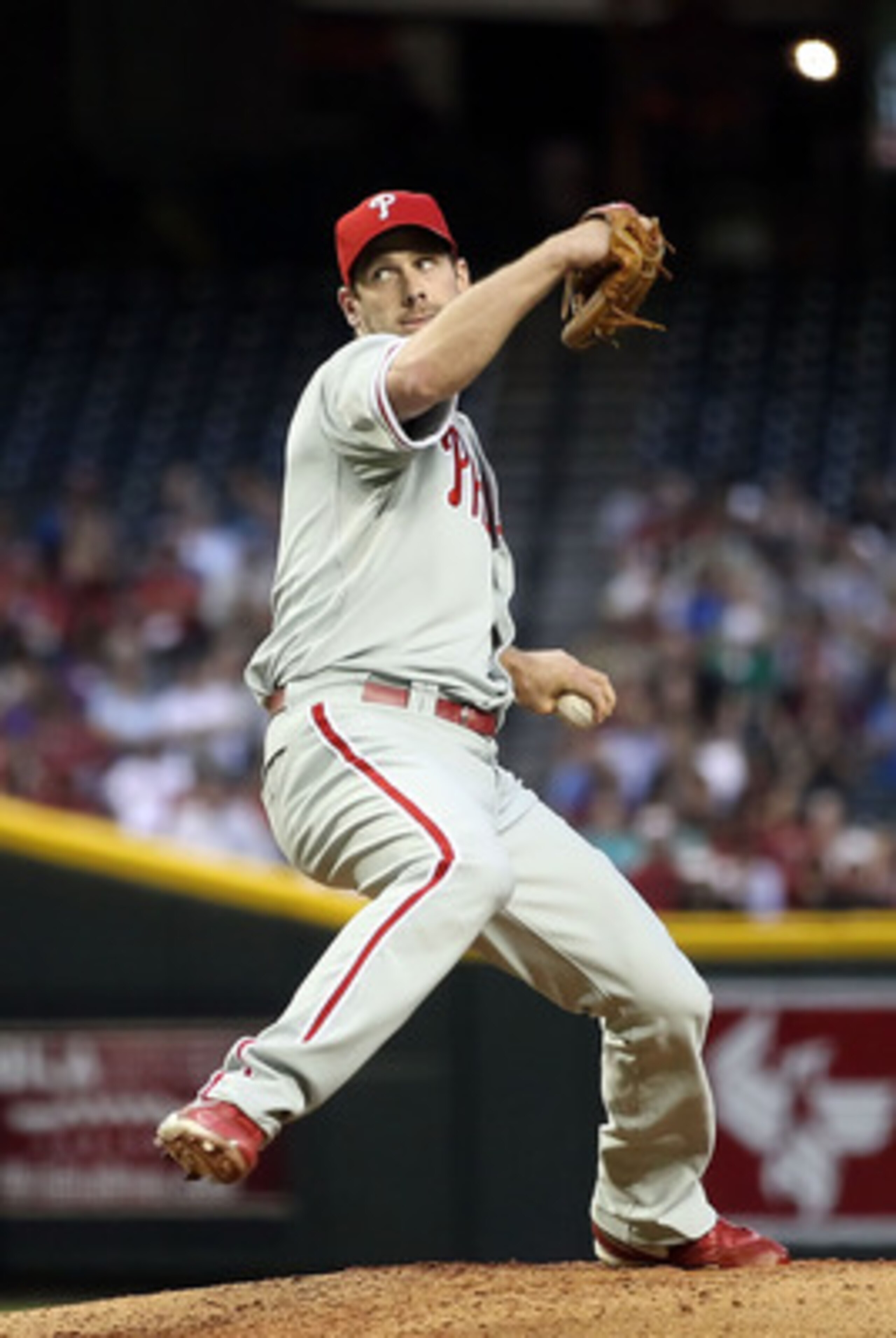 PHOENIX, AZ - APRIL 25:  Starting pitcher Cliff Lee #33 of the Philadelphia Phillies pitches against the Arizona Diamondbacks during the Major League Baseball game at Chase Field on April 25, 2011 in Phoenix, Arizona.  The Diamondbacks defeated the Philli