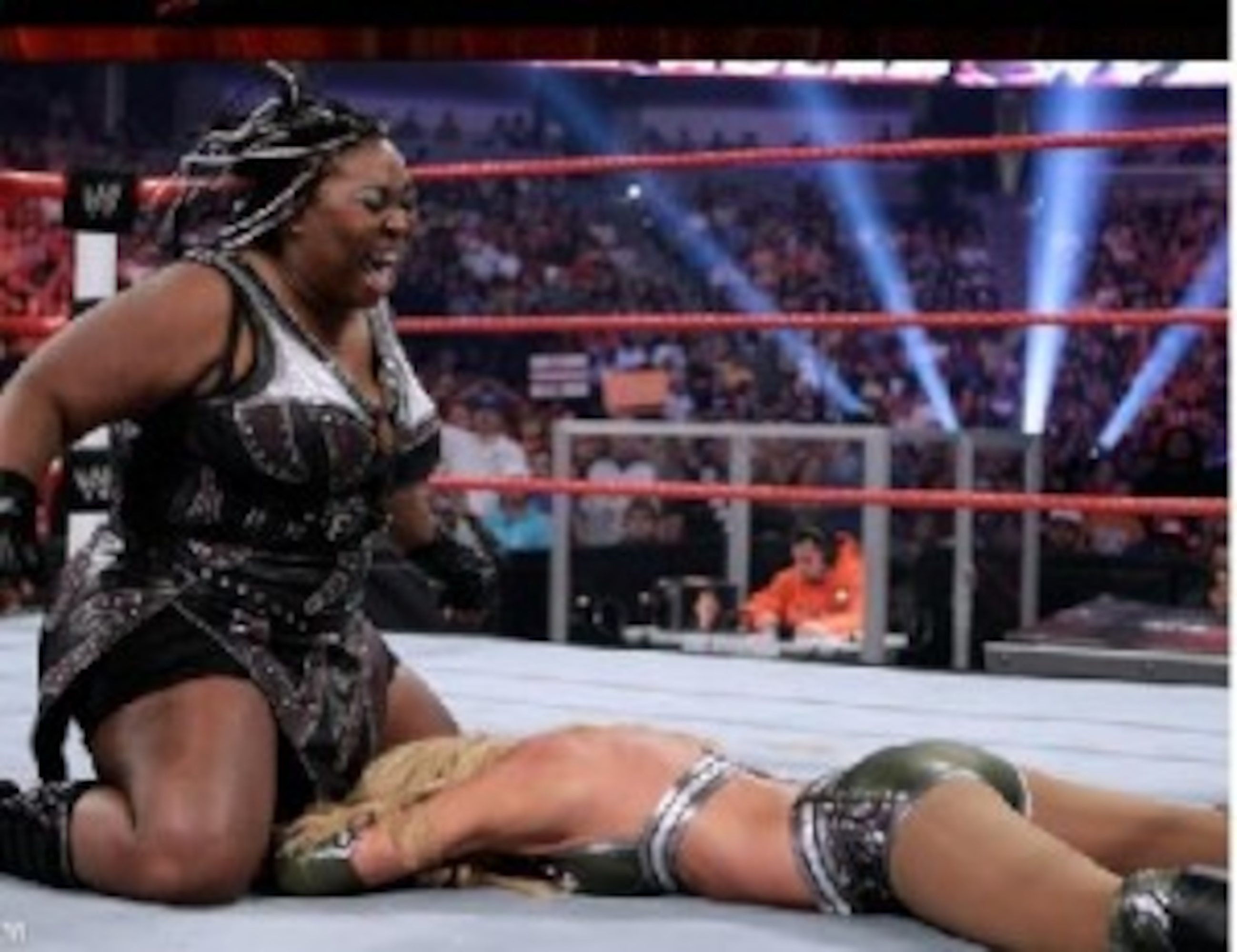 Raw: 7-on-7 Divas Tag Team Match, image size:2597x2000