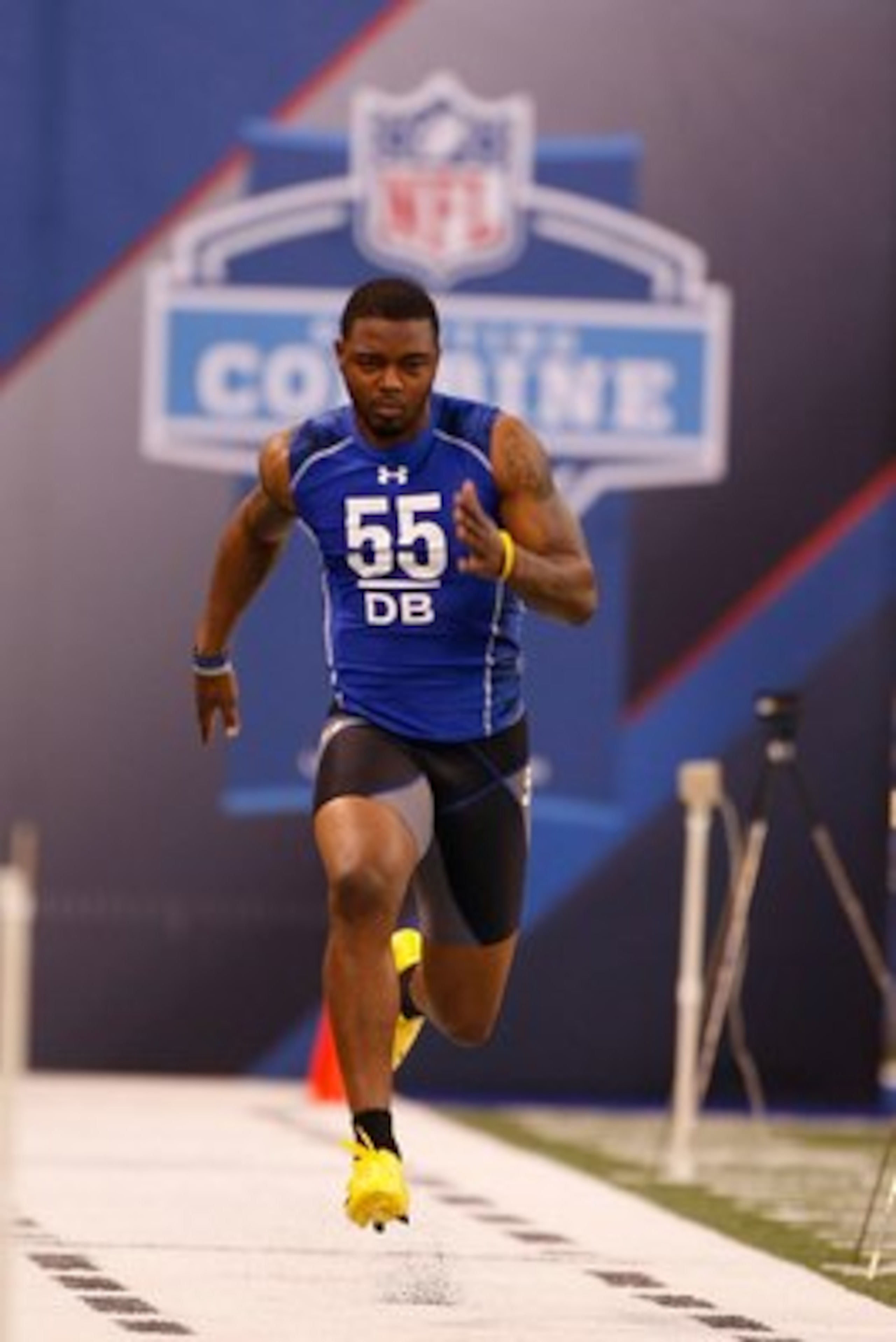 INDIANAPOLIS, IN - MARCH 2: Defensive back Donovan Warren of Michigan runs the 40 yard dash during the NFL Scouting Combine presented by Under Armour at Lucas Oil Stadium on March 2, 2010 in Indianapolis, Indiana. (Photo by Scott Boehm/Getty Images)