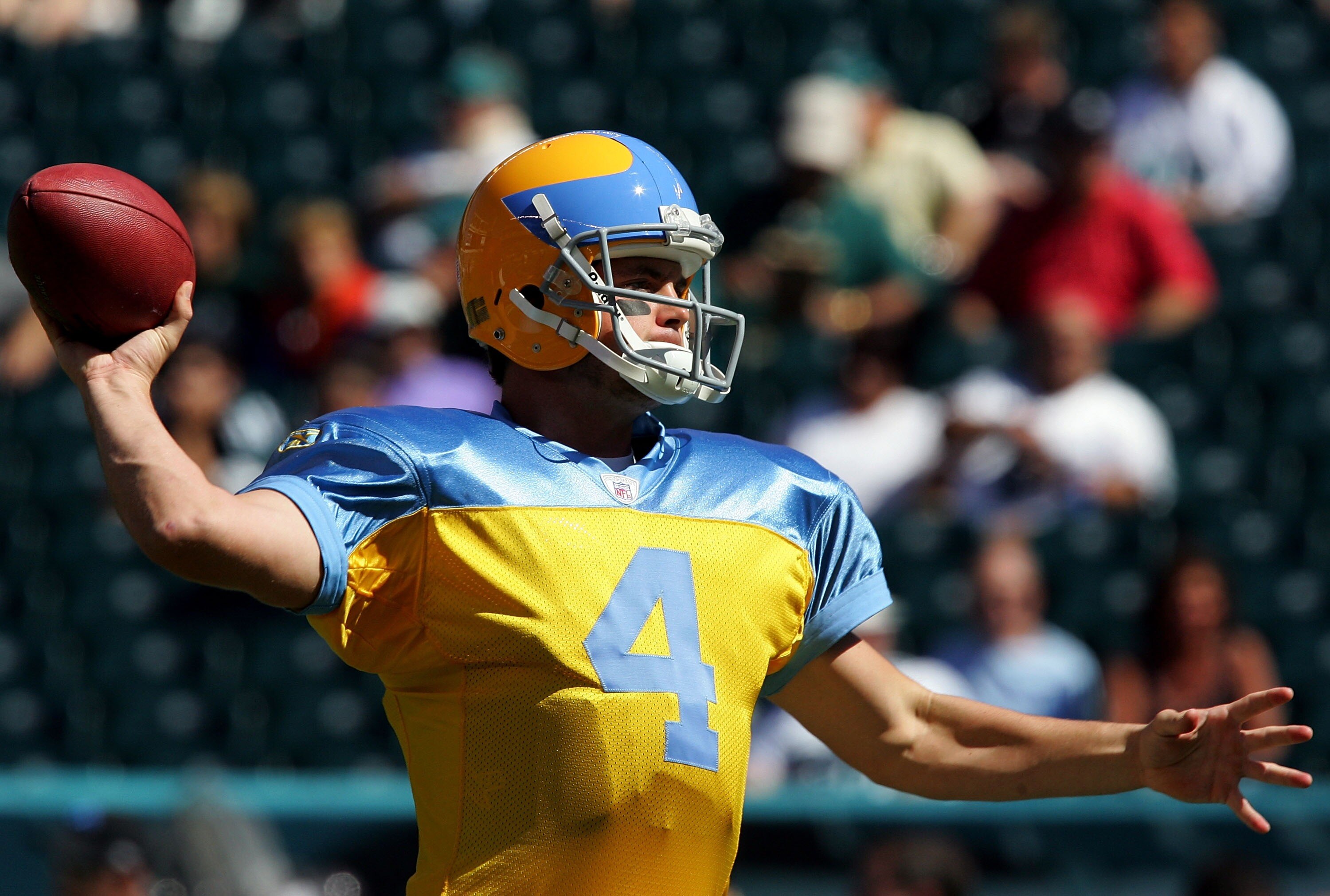 PHILADELPHIA - SEPTEMBER 23:  Kevin Kolb #4 of the Philadelphia Eagles warms up before playing the Detroit Lions at Lincoln Financial Field September 23, 2007 in Philadelphia, Pennsylvania.  (Photo by Jim McIsaac/Getty Images)