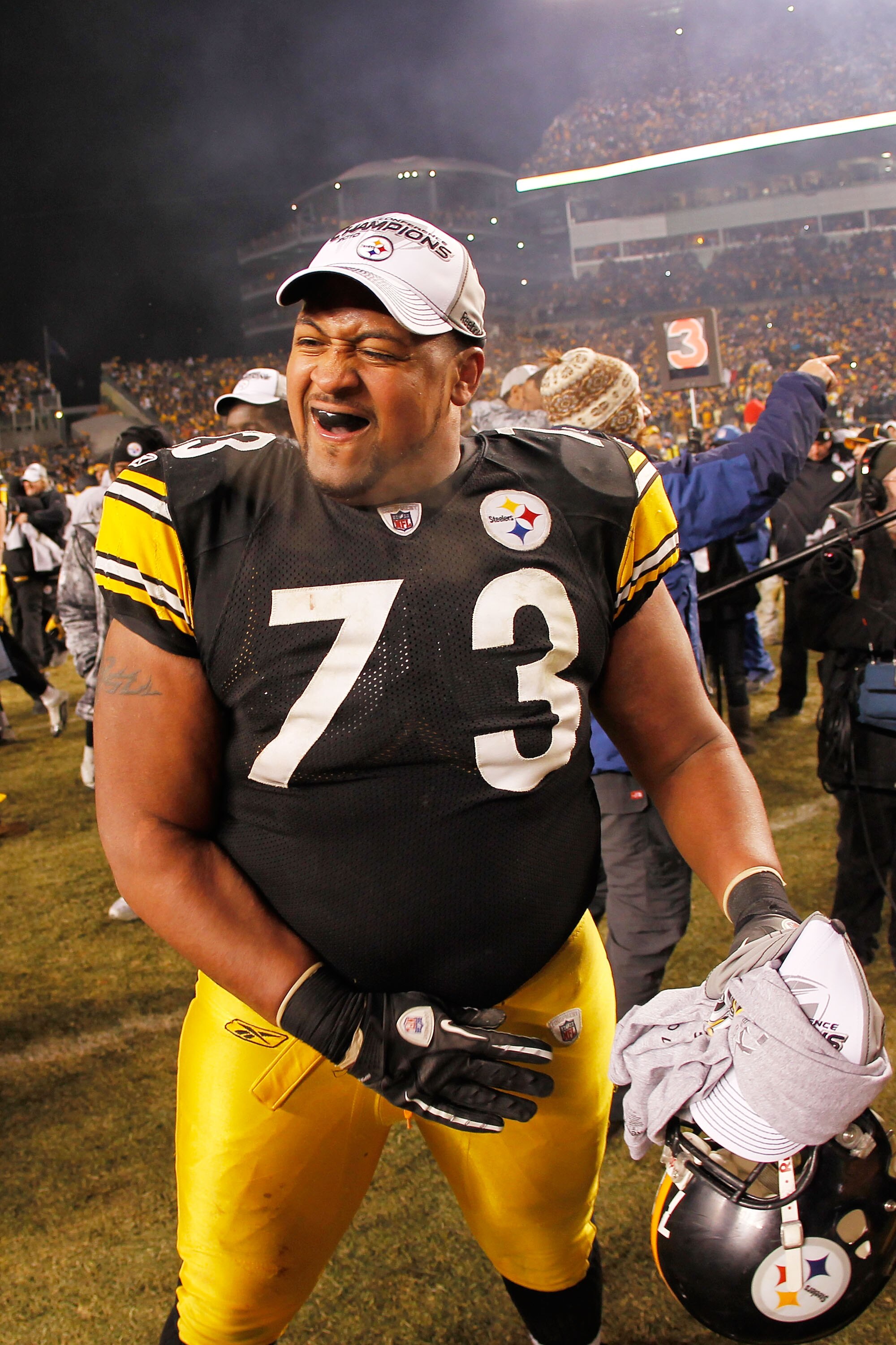 PITTSBURGH, PA - JANUARY 23:  Ramon Foster #73 of the Pittsburgh Steelers  celebrates after they defeated the New York Jets 24 to 19 in the 2011 AFC Championship game at Heinz Field on January 23, 2011 in Pittsburgh, Pennsylvania.  (Photo by Gregory Shamu