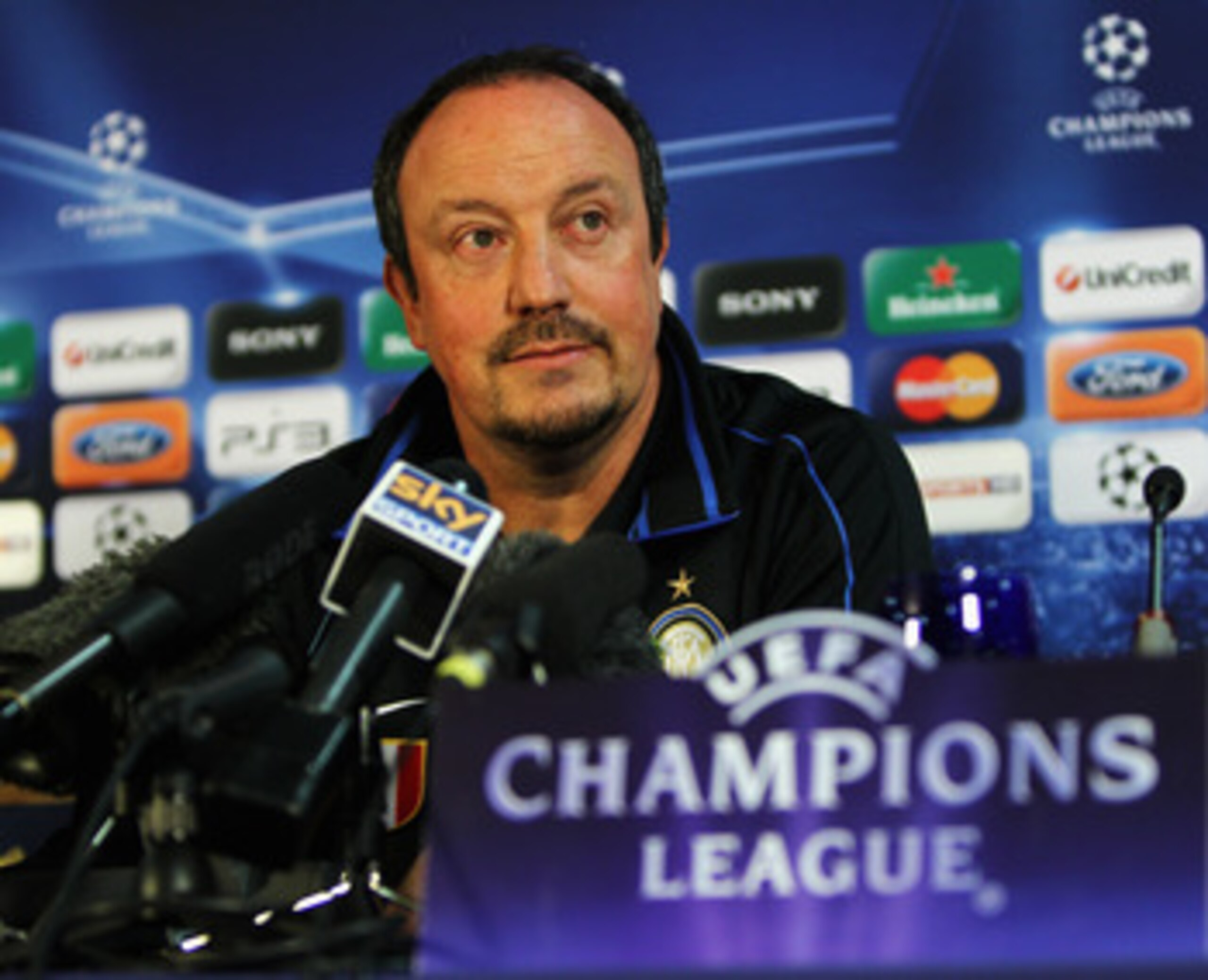 LONDON, ENGLAND - NOVEMBER 01:  Inter Milan Manager, Rafael Benitez speaks to the media during the Inter Milan Press Conference ahead of their UEFA Champions League Group A match against Tottenham Hotspur at White Hart Lane on November 1, 2010 in London,