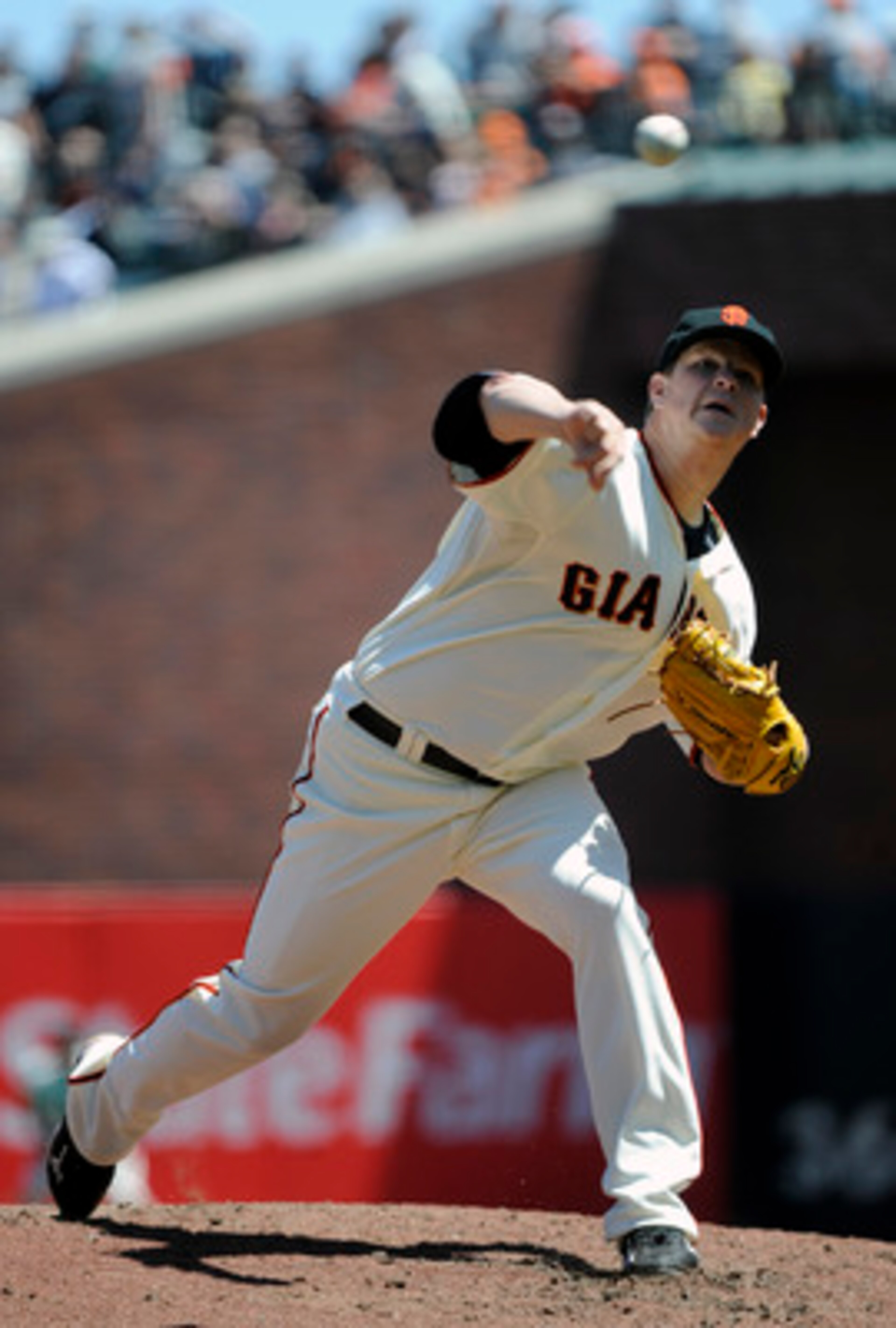 SAN FRANCISCO, CA - MAY 12: Matt Cain #18 of the San Francisco Giants pitches against the Arizona Diamondbacks during a MLB baseball game at AT&T Park May 12, 2011 in San Francisco, California. (Photo by Thearon W. Henderson/Getty Images)