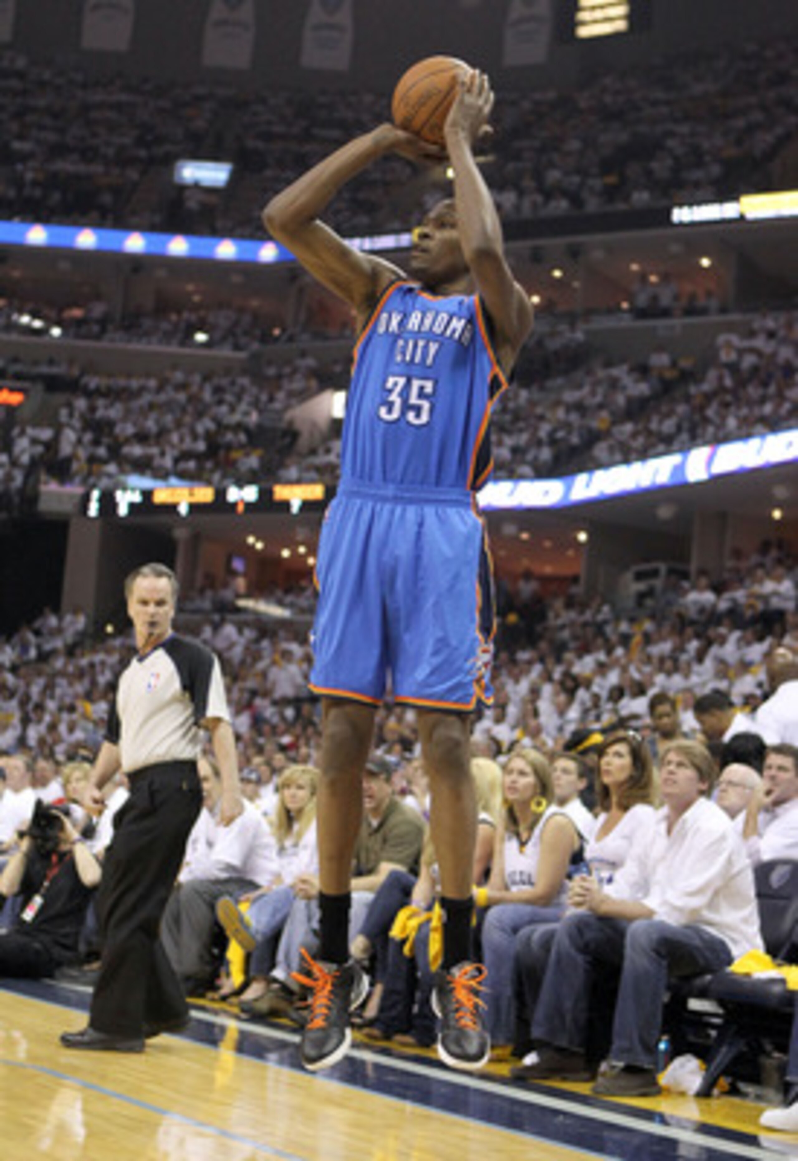 MEMPHIS, TN - MAY 07:  Kevin Durant #35 of the Oklahoma City Thunder shoots the ball during the game against the Memphis Grizzlies in Game Three of the Western Conference Semifinals in the 2011 NBA Playoffs at FedExForum on May 7, 2011 in Memphis, Tenness